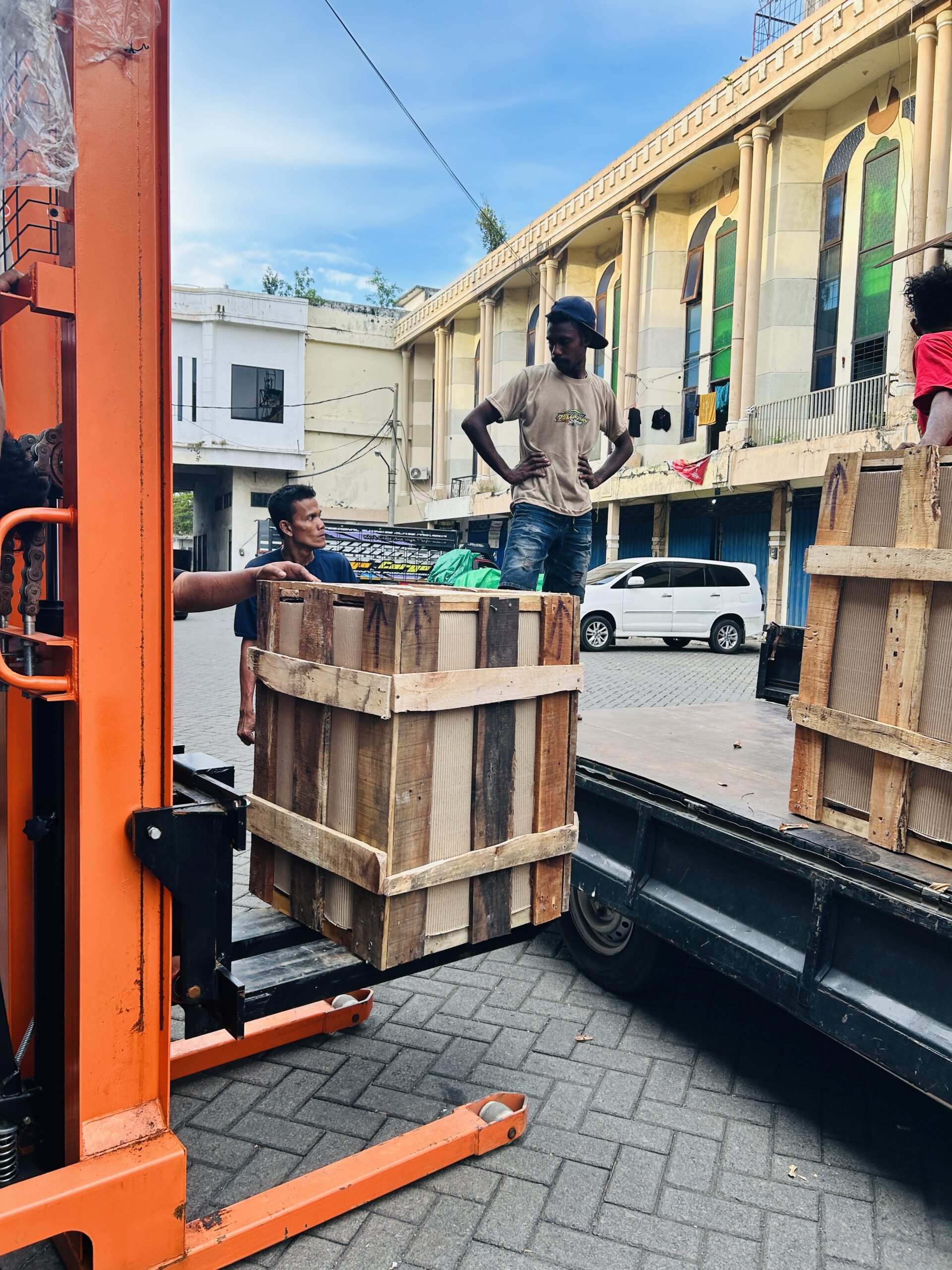 pengiriman barang via kapal roro ke palu