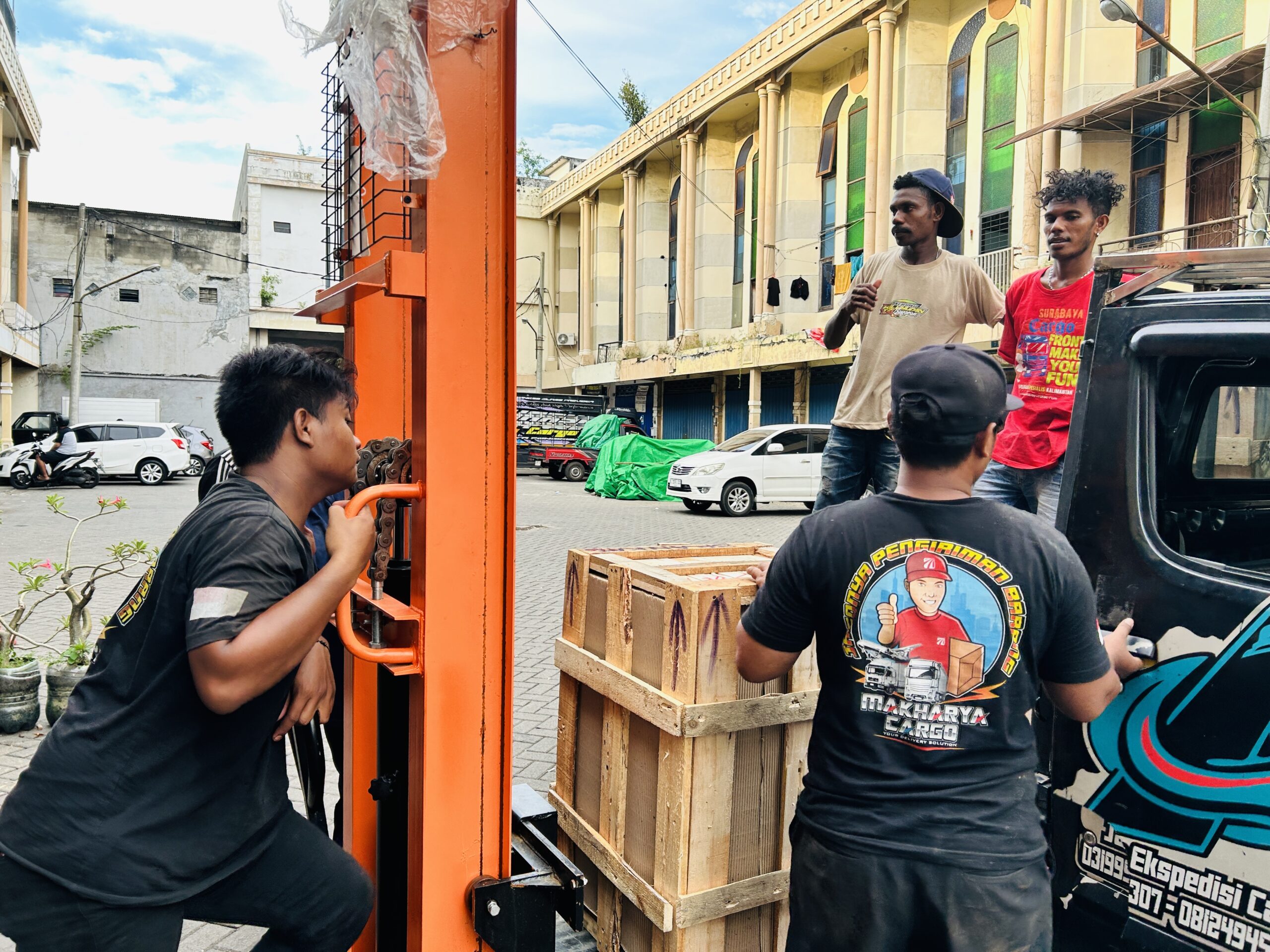 Tarif Ekspedisi Surabaya Kendari per Kg