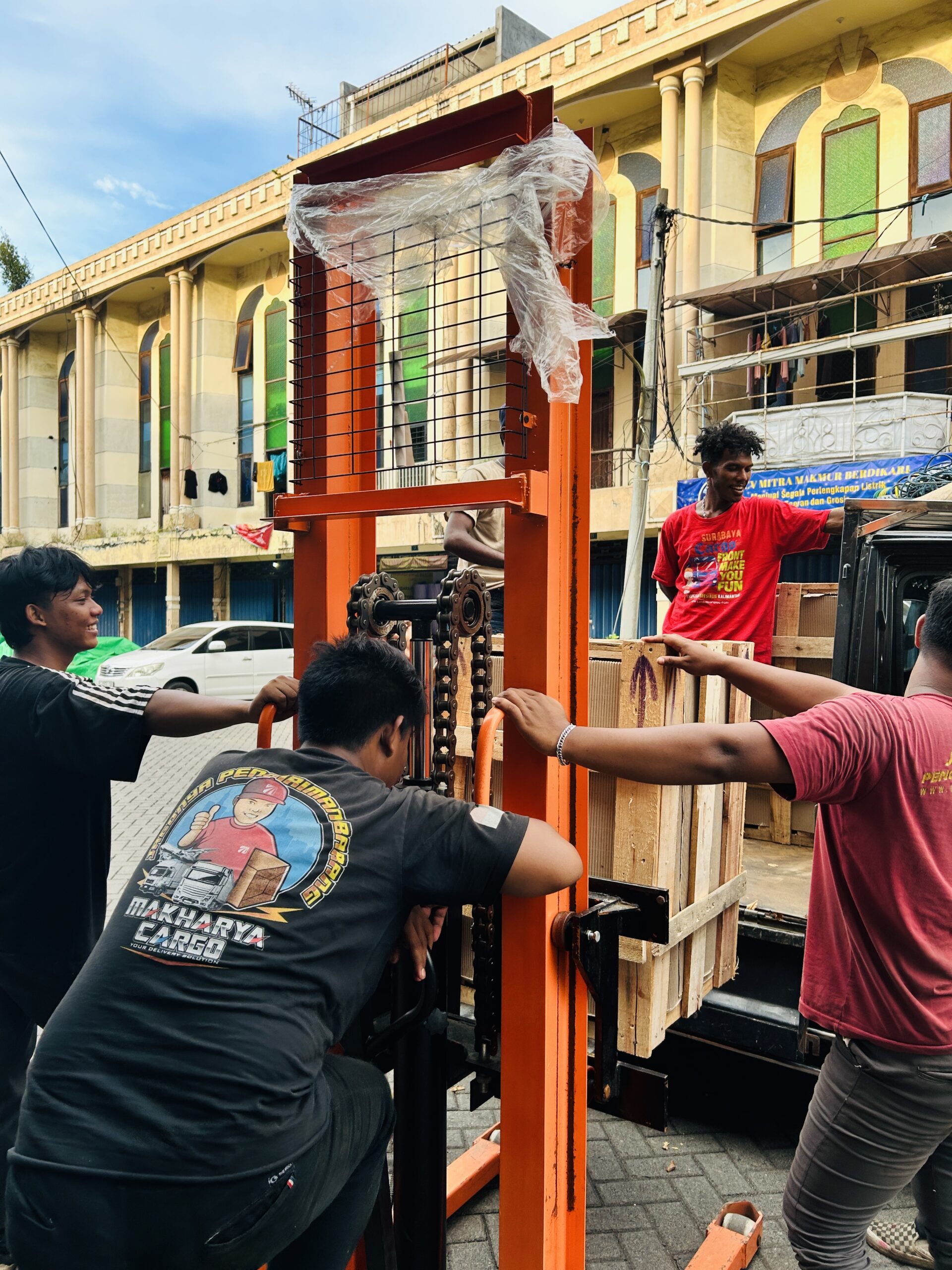 Pengiriman Surabaya Kendari via Laut Berapa Lama