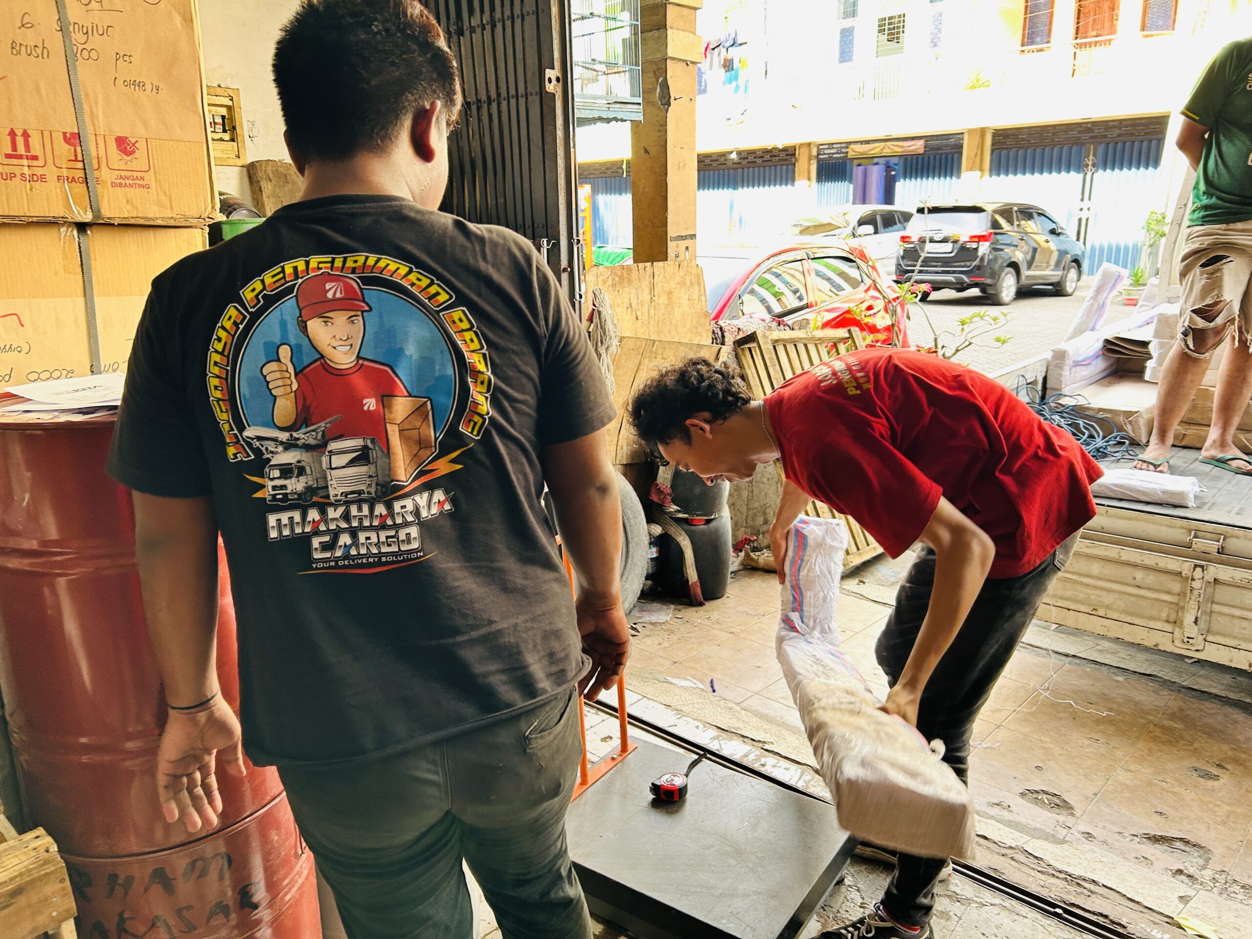 Biaya Kirim Barang Surabaya Kendari Murah