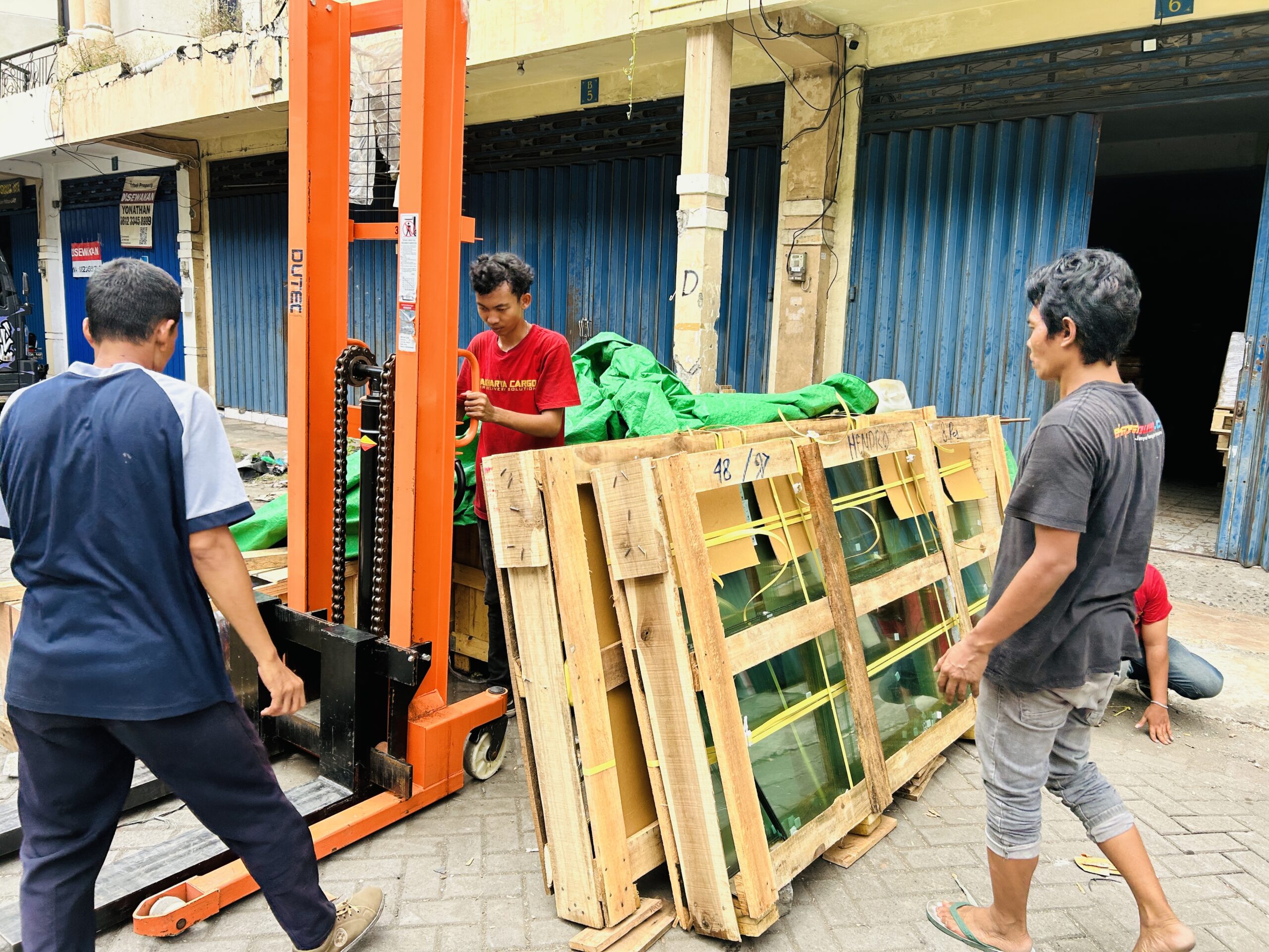 Perbedaan Cargo dan Ekspedisi Reguler