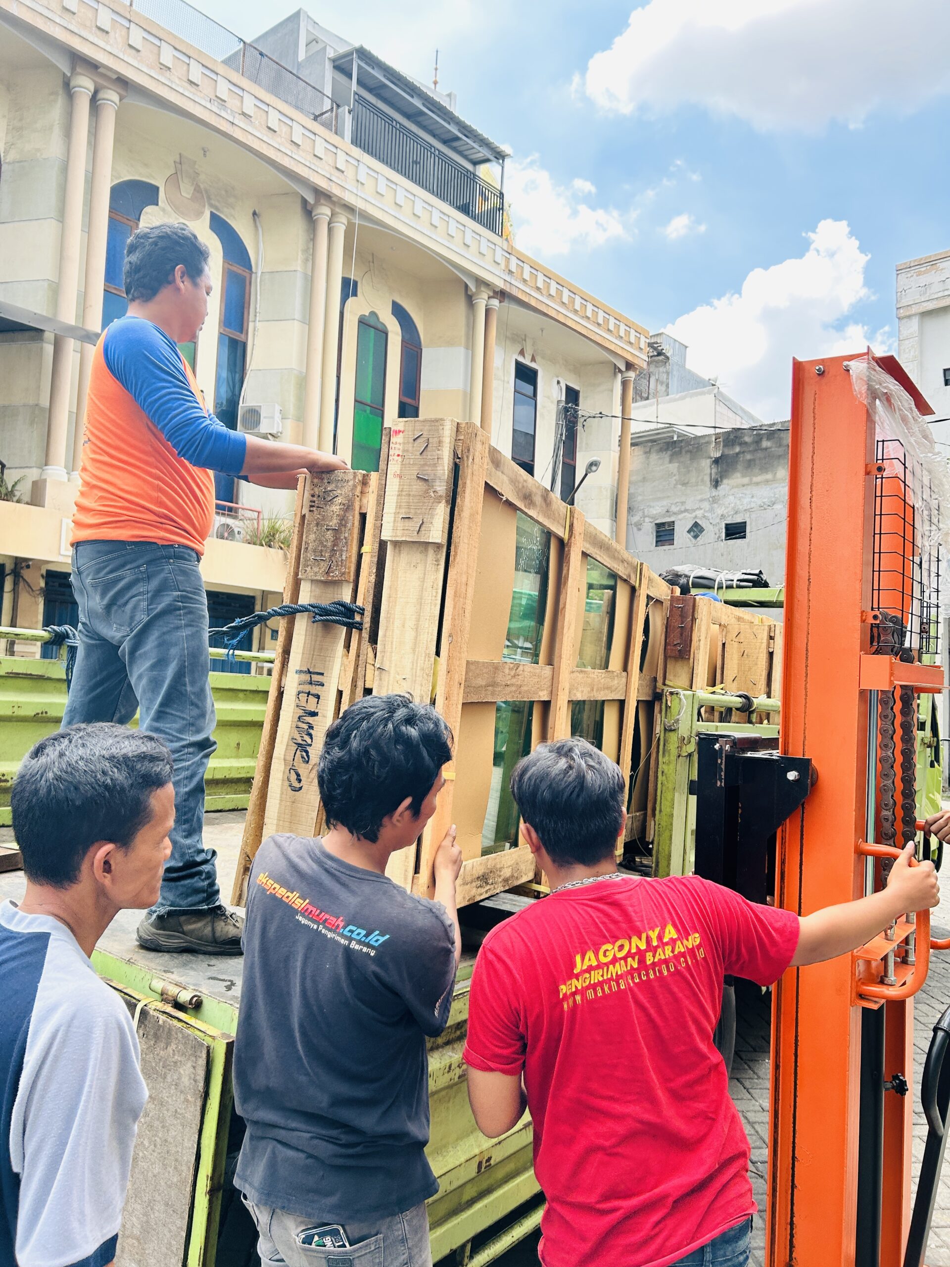 Ekspedisi Surabaya ke Palu Murah dan Cepat Terbaik