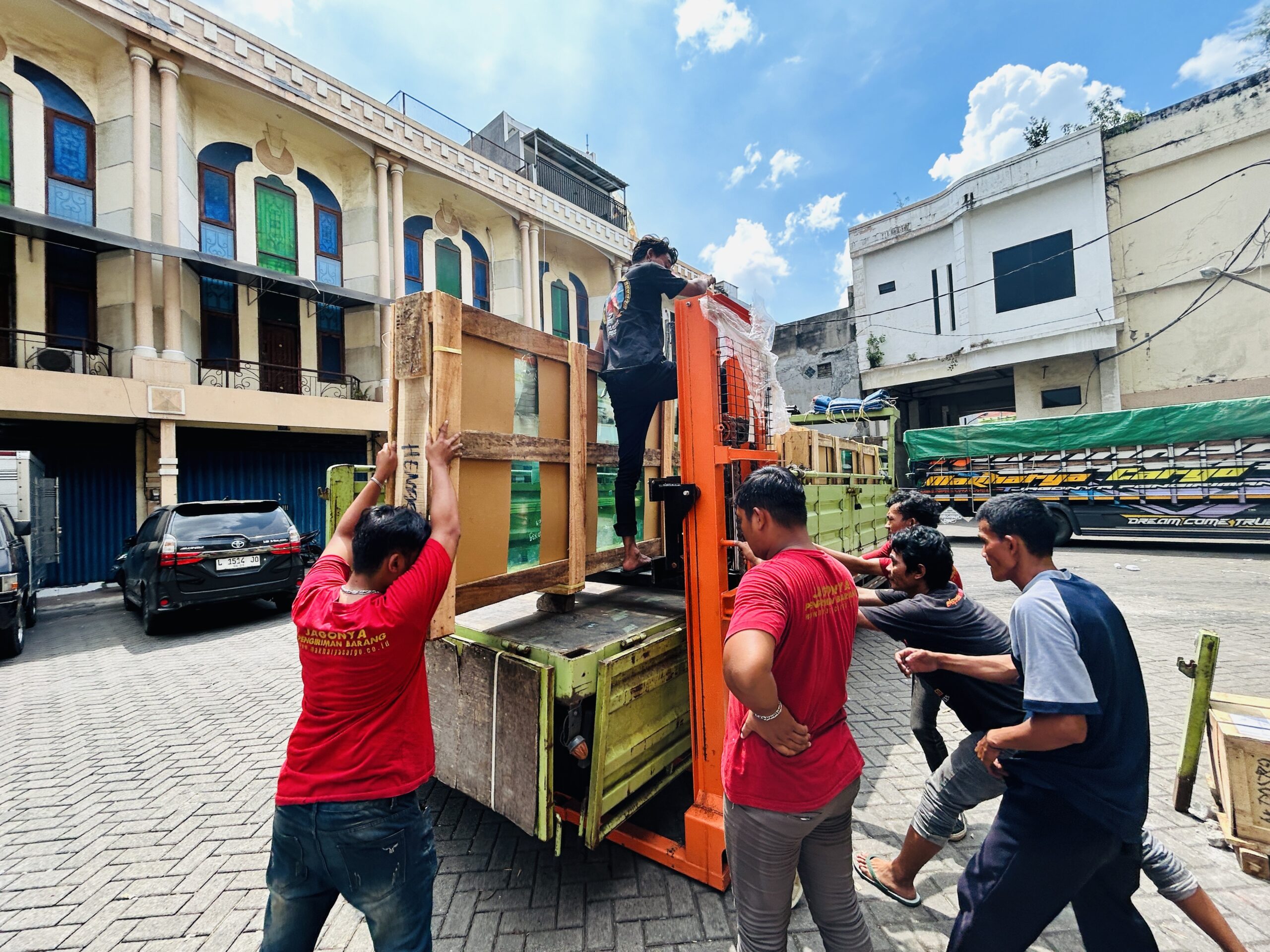 Layanan Free Pickup Surabaya Kendari