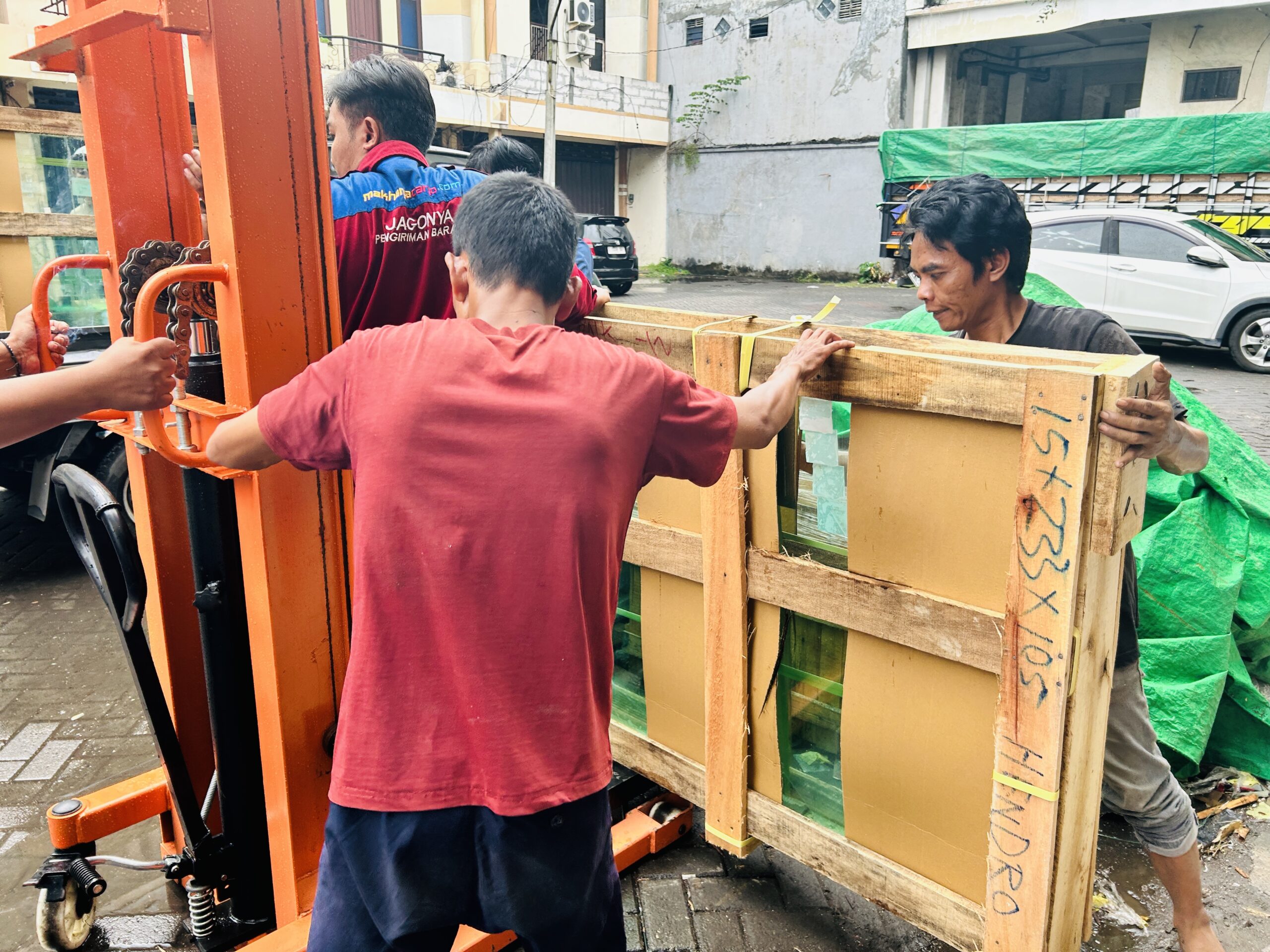 Ongkir Surabaya Kendari untuk Mesin Industri
