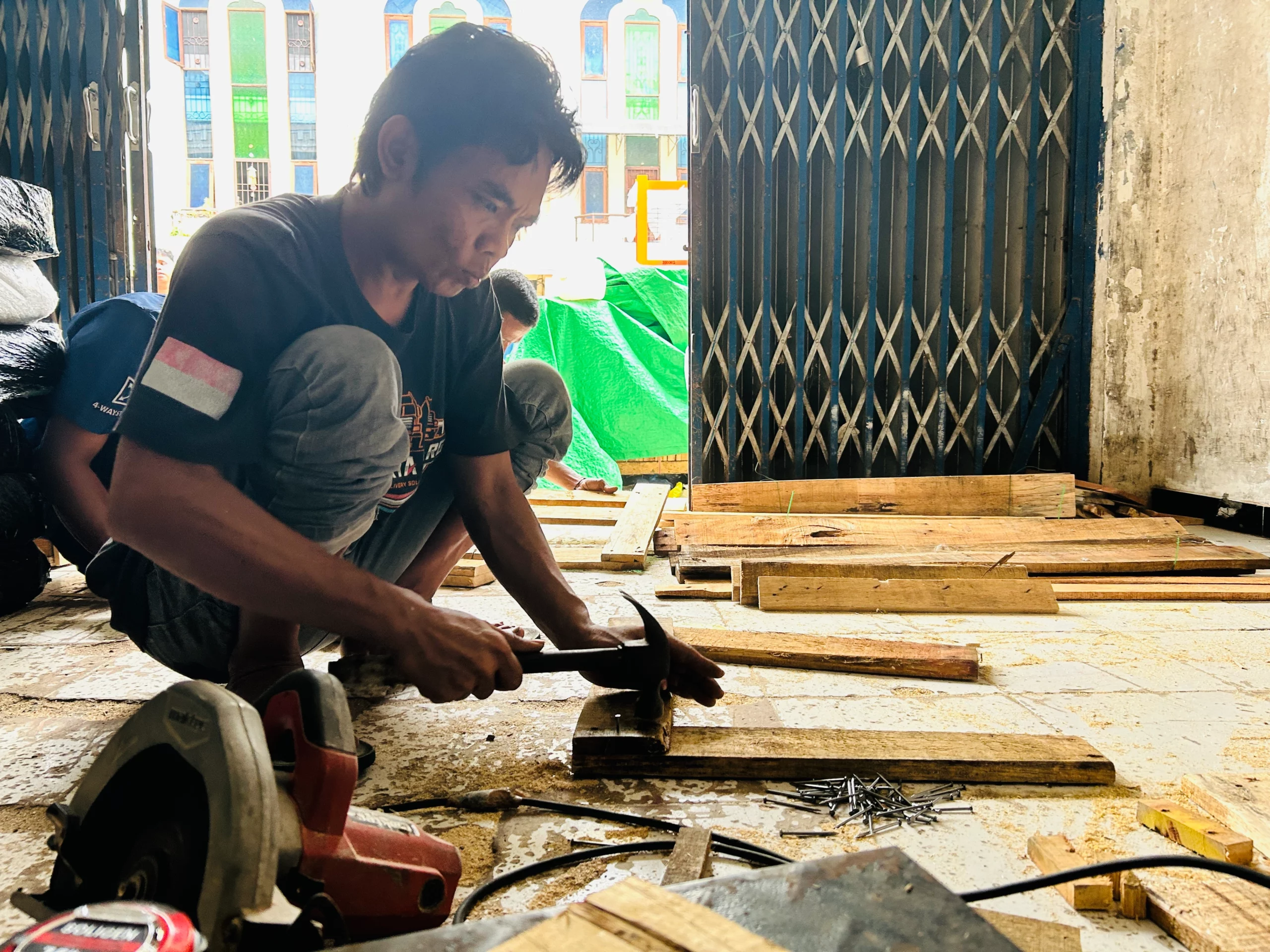 lama pengiriman surabay ke minahasa