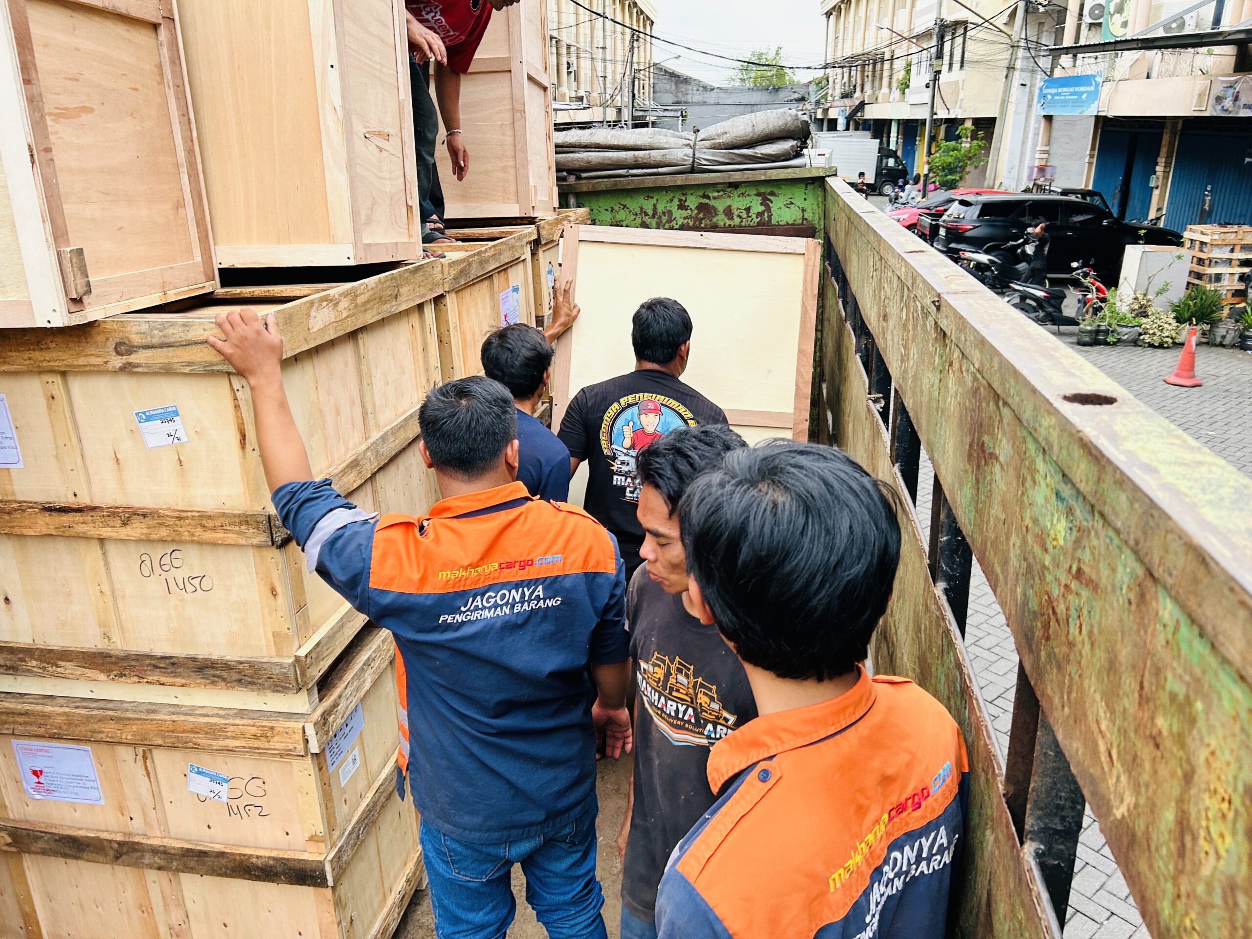 Cara Kirim Barang Besar ke Luar Pulau