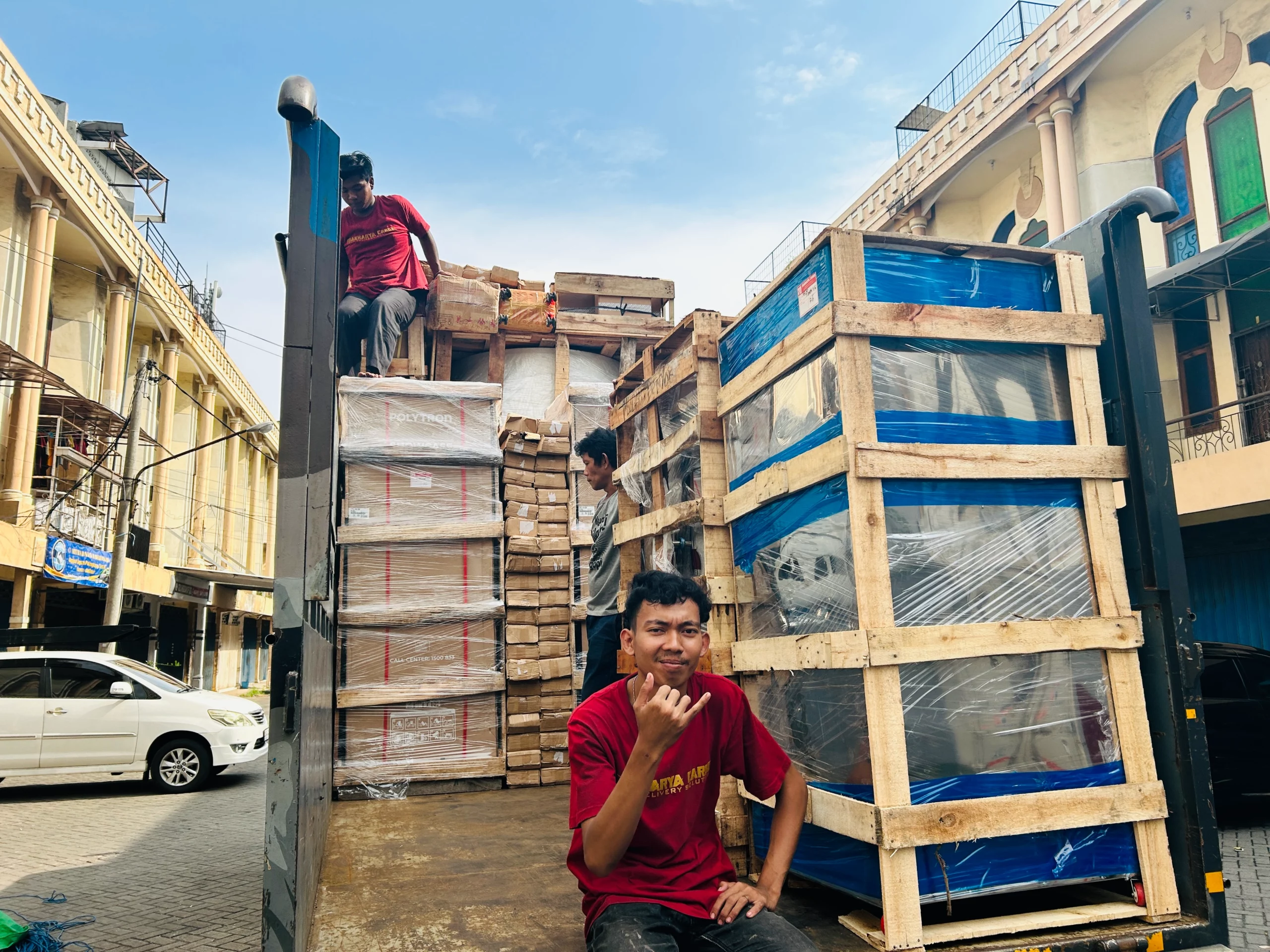 estimasi pengiriman surabaya minahasa