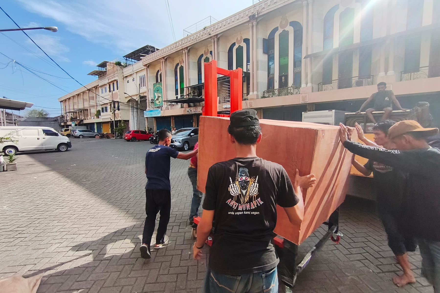 biaya kirim surabaya raha berdasarkan berat dan volume barang 