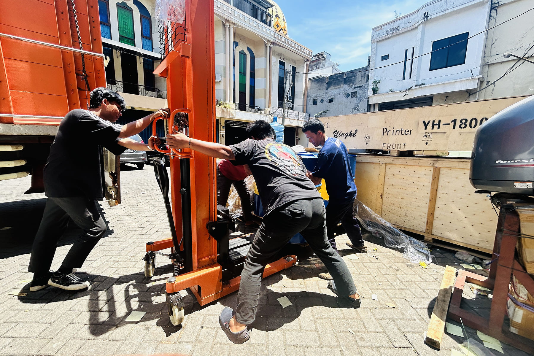 cek tarif cargo konawe selatan berdasarkan berat dan volume barang