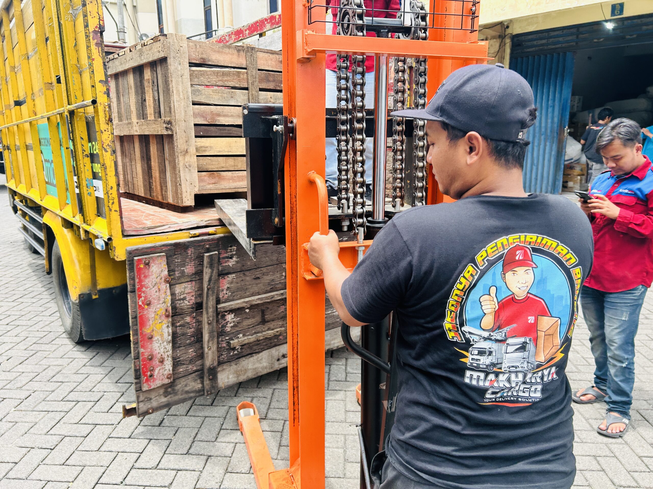 kirim furniture ke kendari