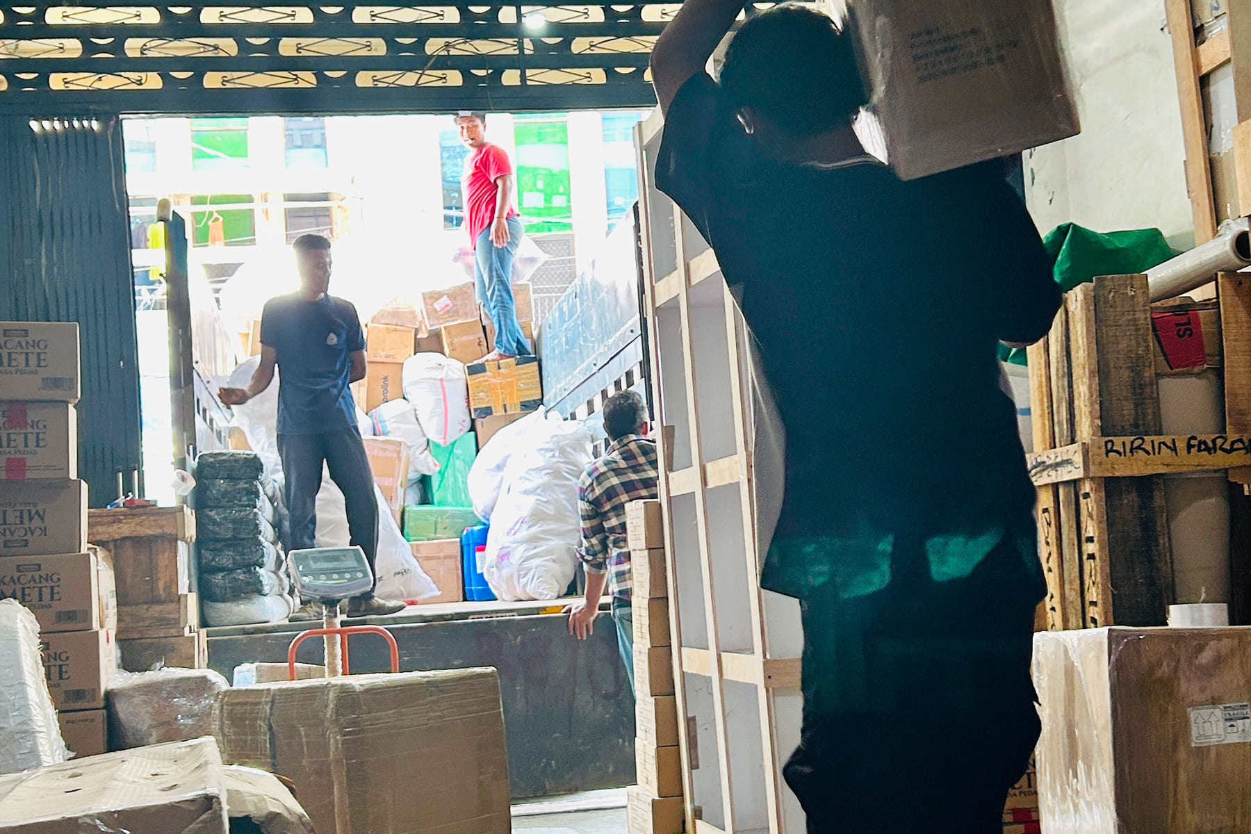 durasi ekspedisi laut indonesia untuk pengiriman barang antar pulau