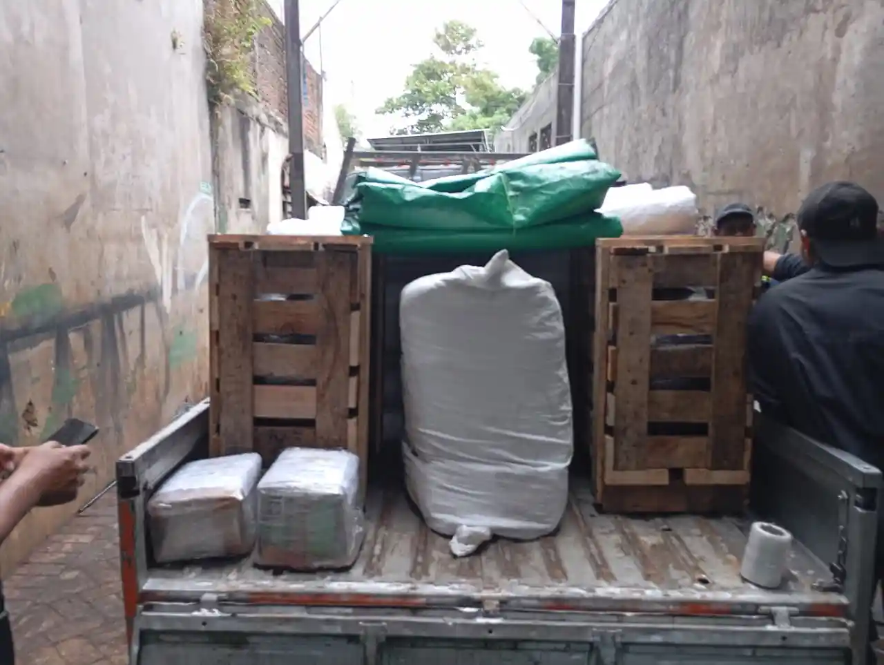 jasa pickup barang luwuk banggai untuk pengiriman antar pulau