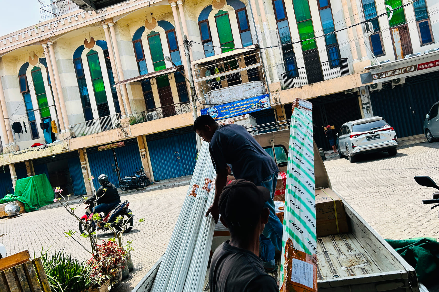 ongkir surabaya morowali berdasarkan perhitungan berat dan volume barang