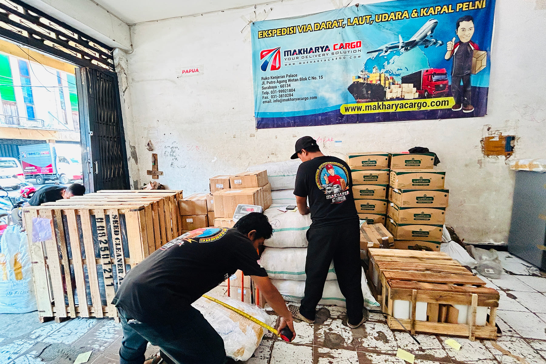 ongkir surabaya palopo berdasarkan berat dan volume 