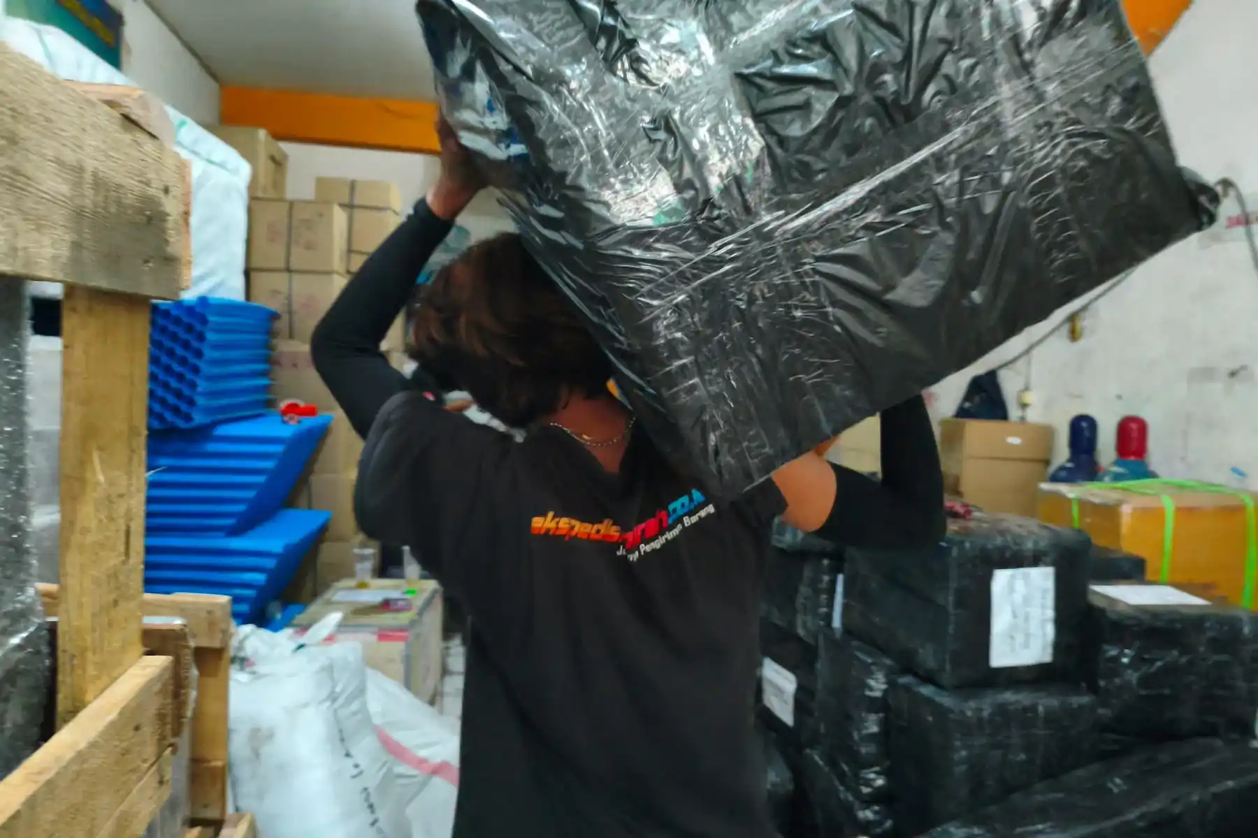 cargo udara ke Balikpapan dari Surabaya