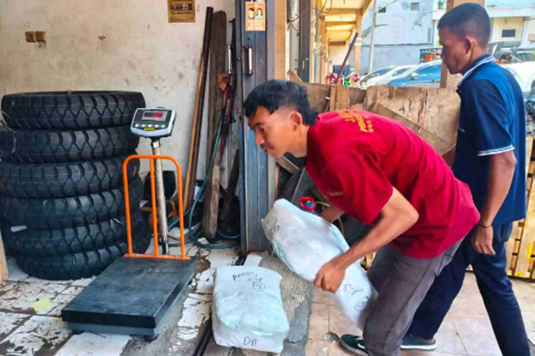 proses jasa pengiriman Surabaya Palopo terpercaya