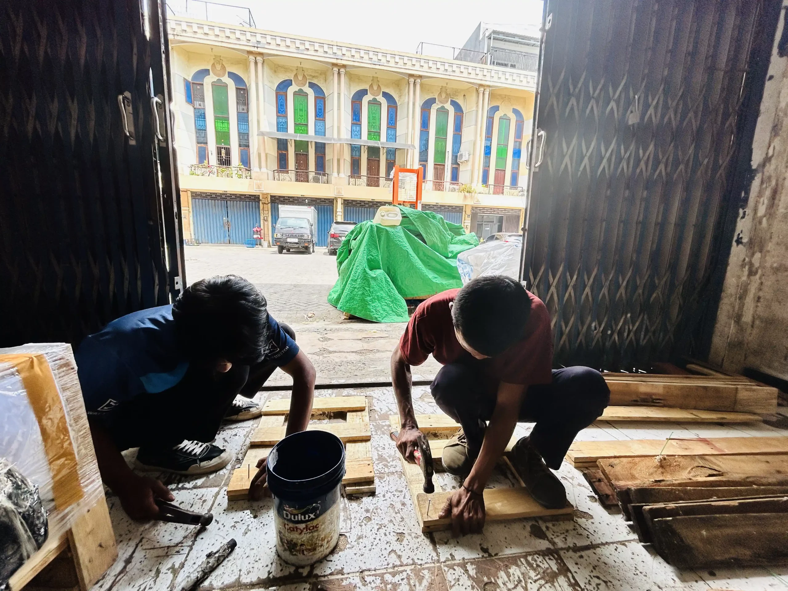 Container ke Ternate