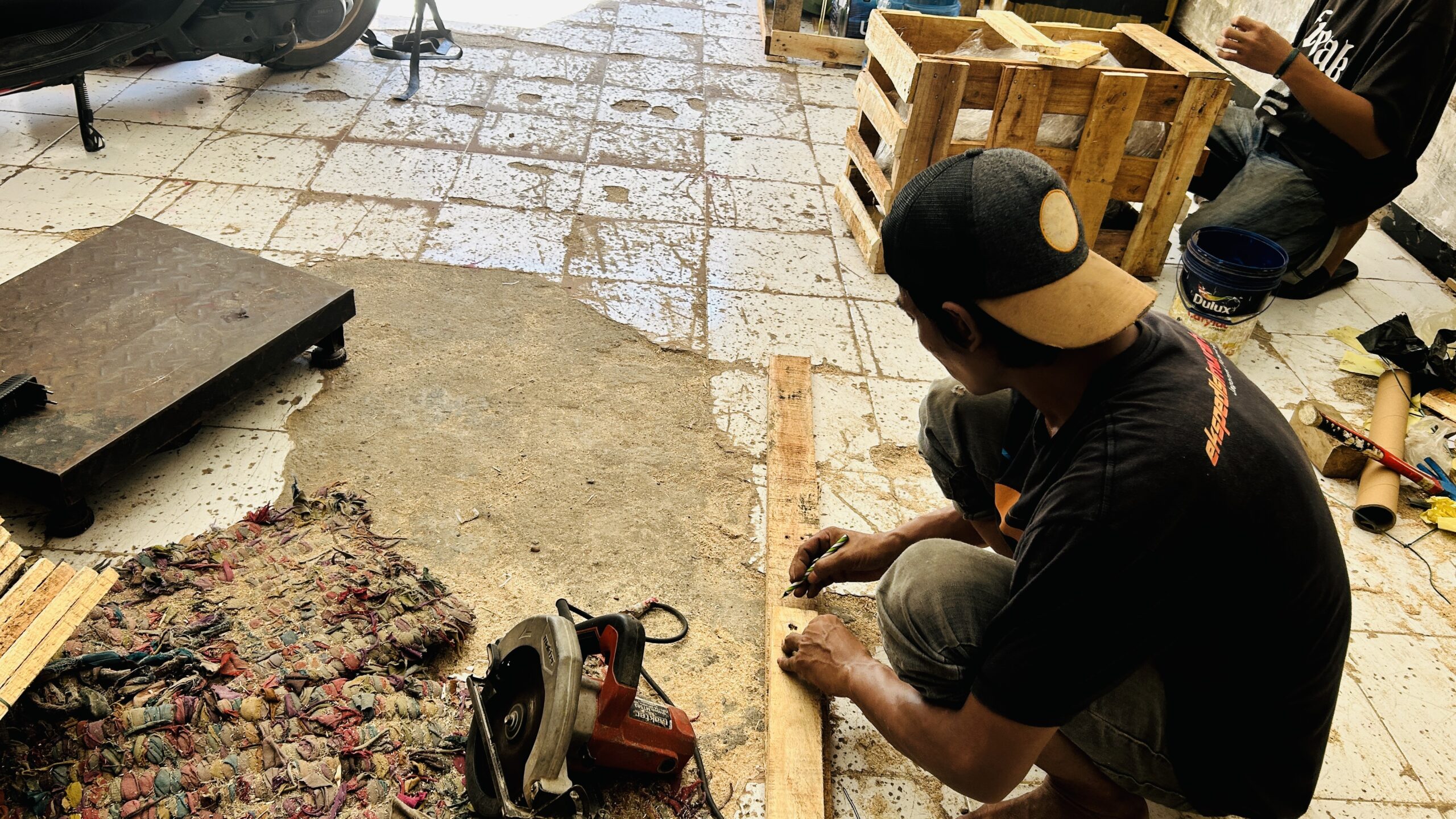 jemput barang ternate