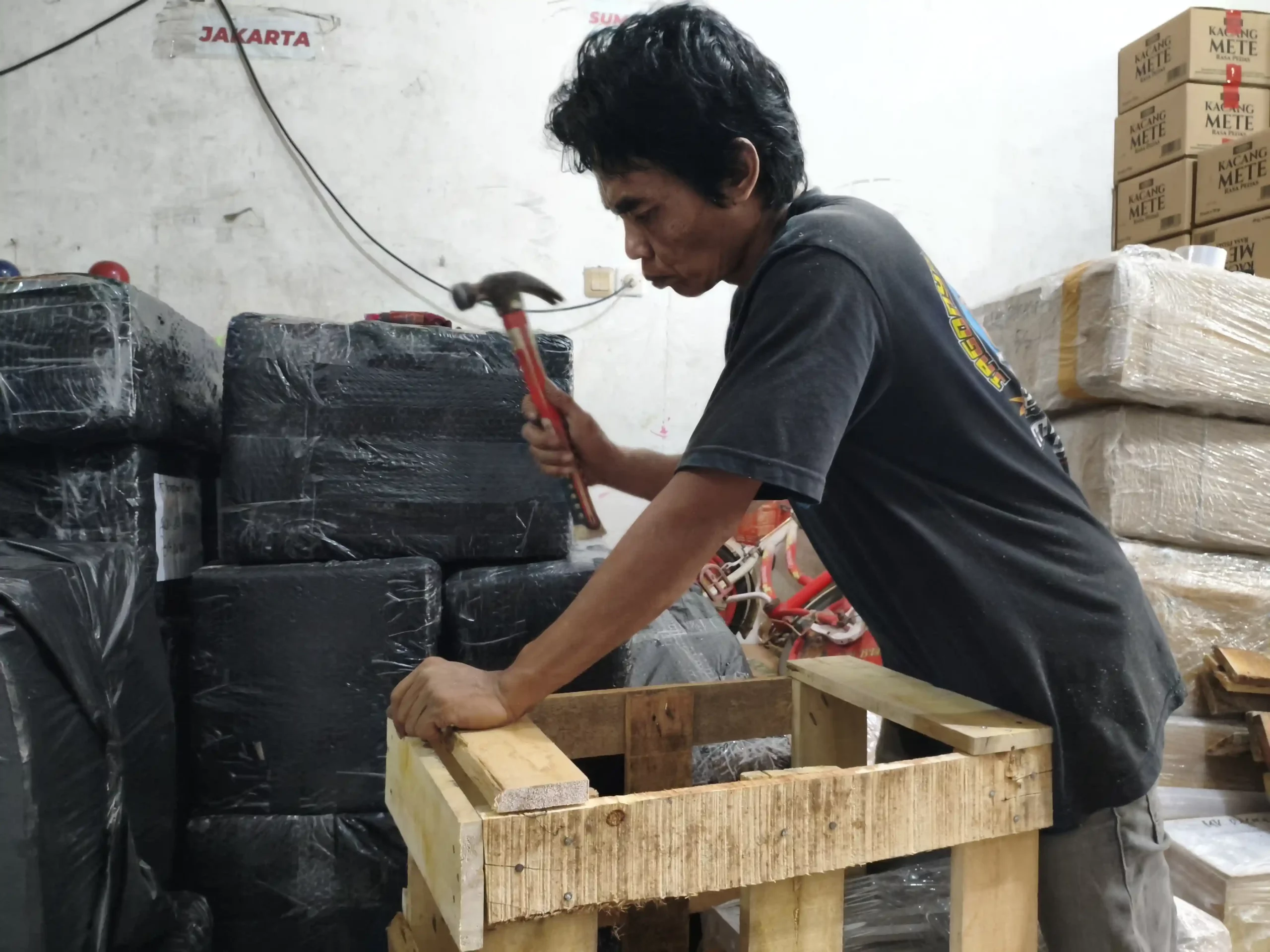 Jenis Kapal Cargo ke Ambon