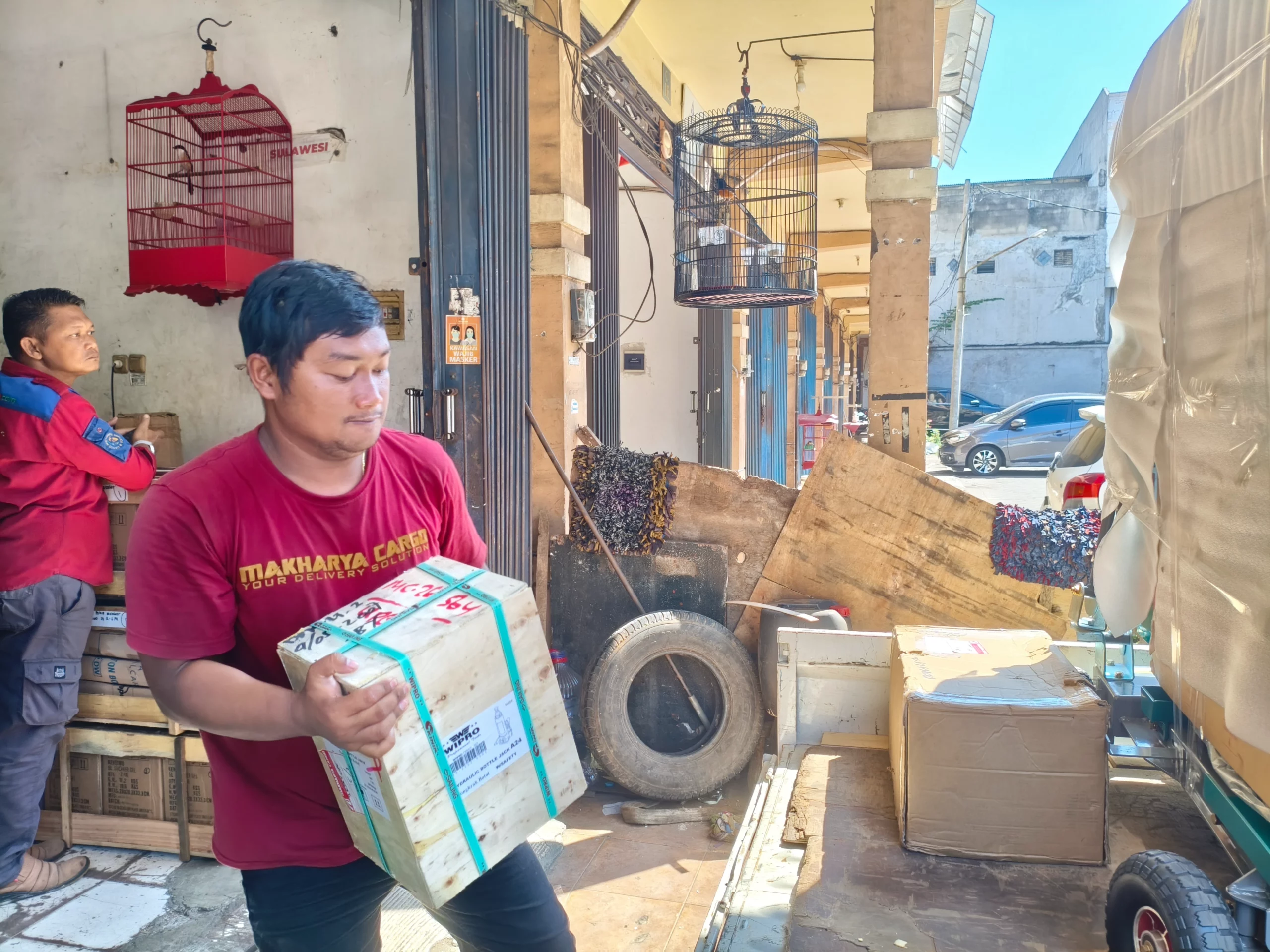 pengiriman cargo alat berat papua