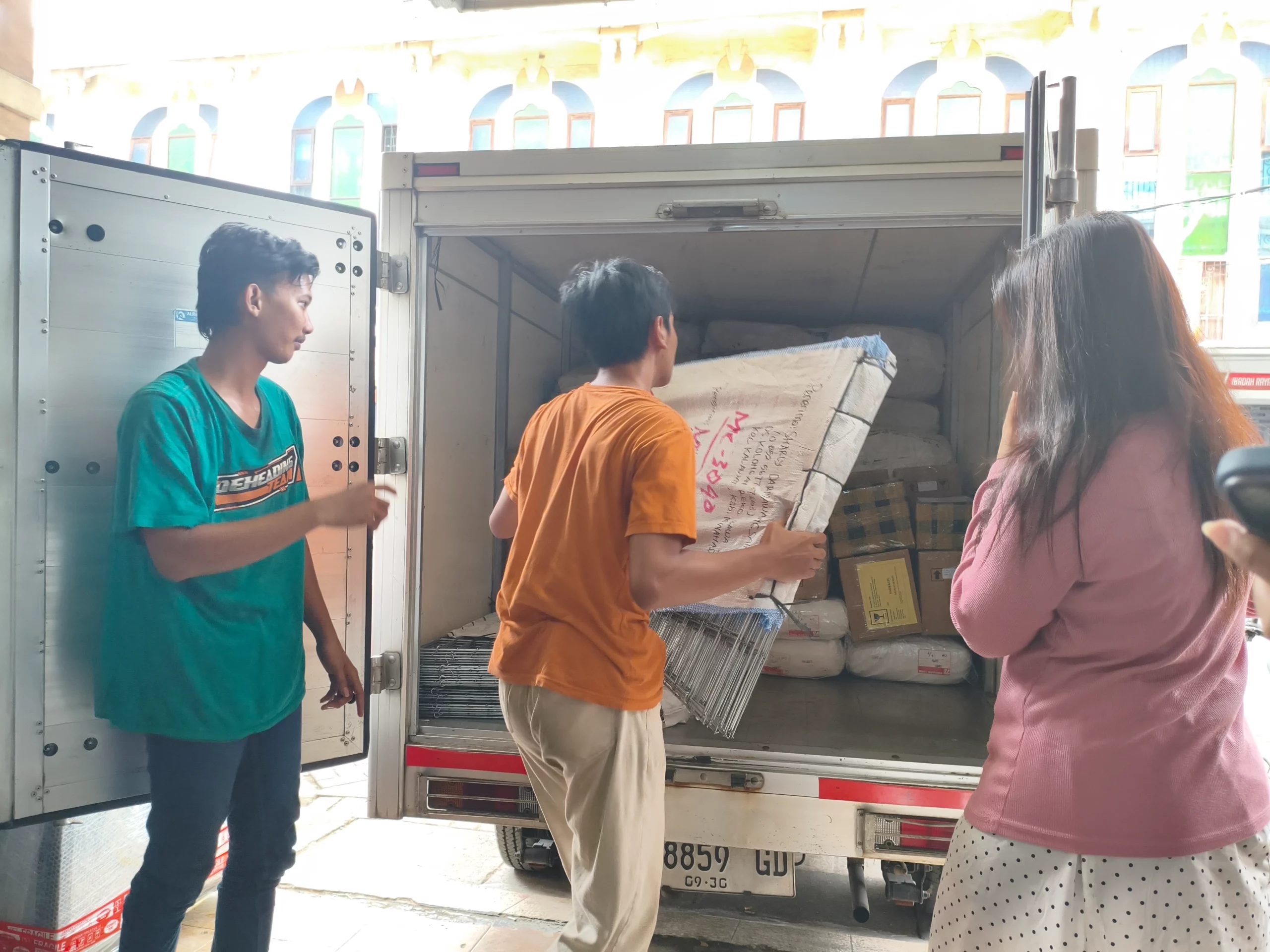 cargo kapal sorong untuk pengiriman barang proyek dan retail