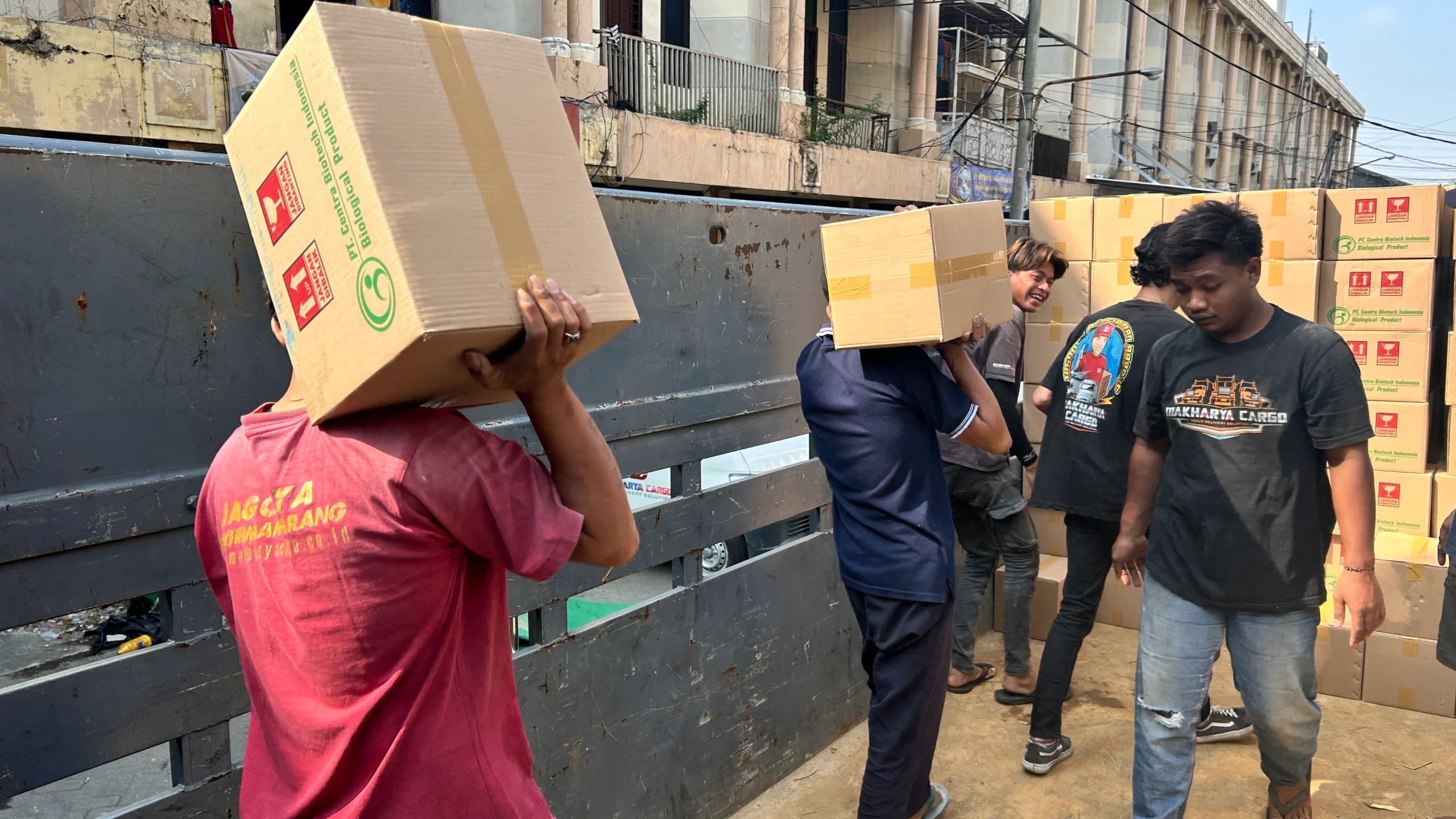 Cargo Surabaya Timika dengan tarif Timika per kg terbaru