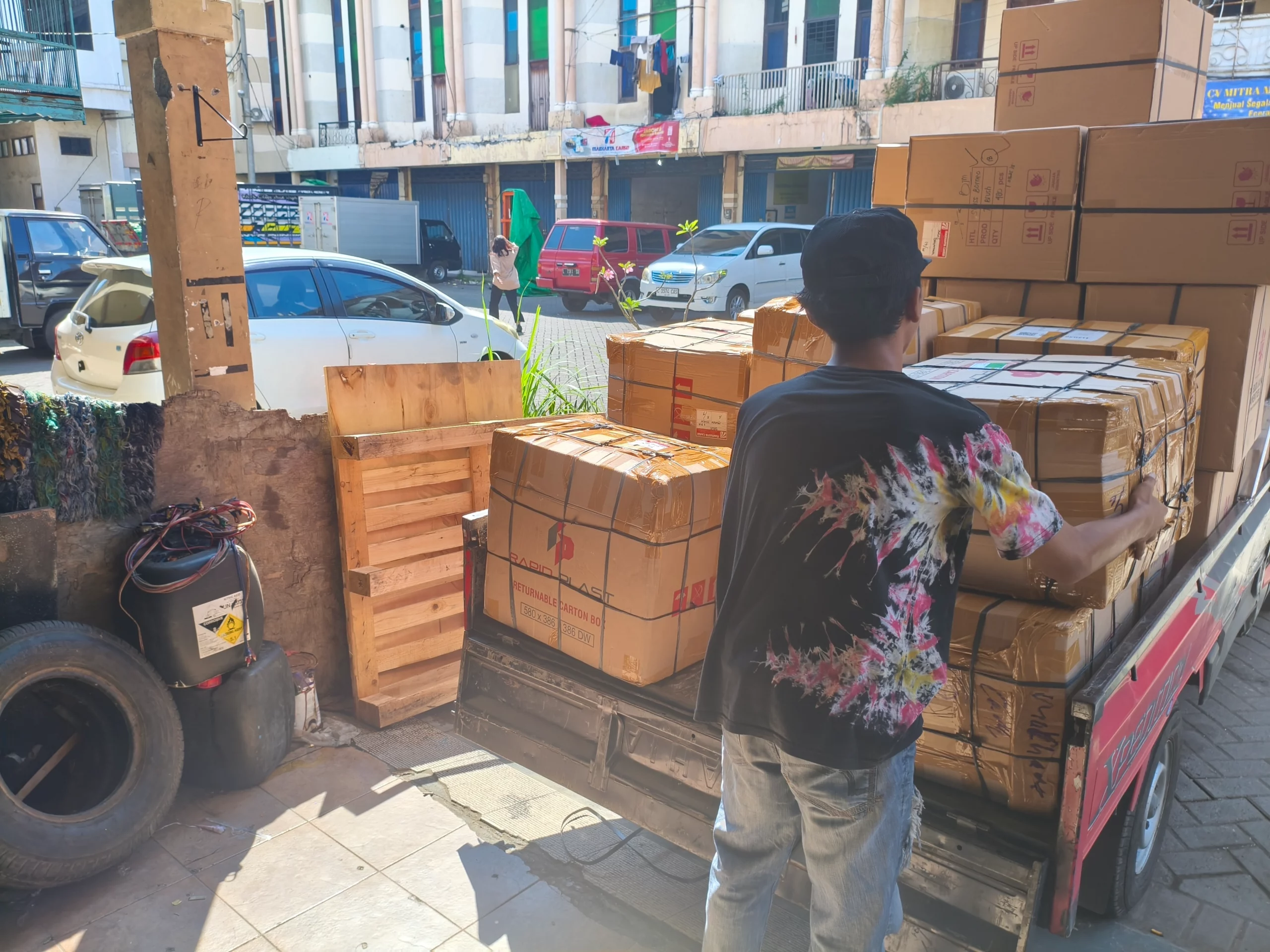 Jasa cargo berat Sorong untuk ekspedisi barang besar dan mesin industri