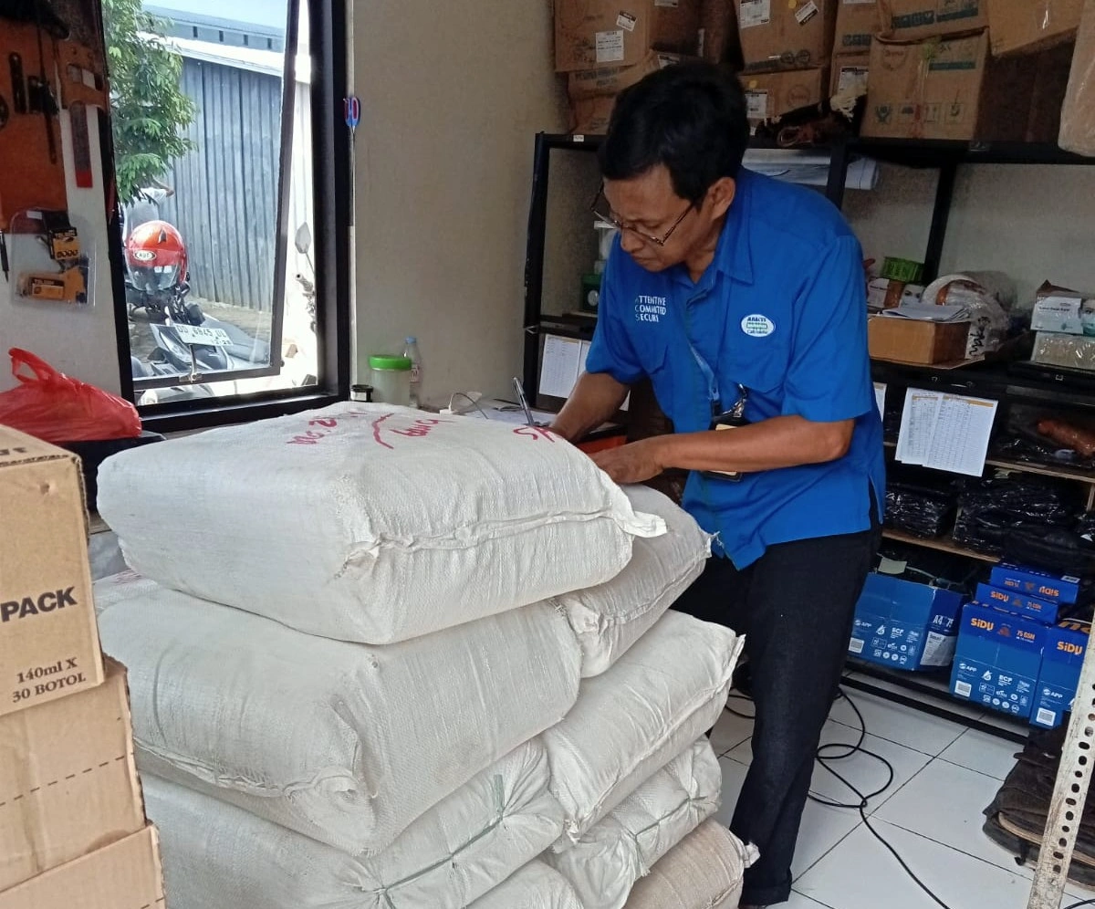 Armada jasa pickup barang Sorong untuk pengiriman cargo laut