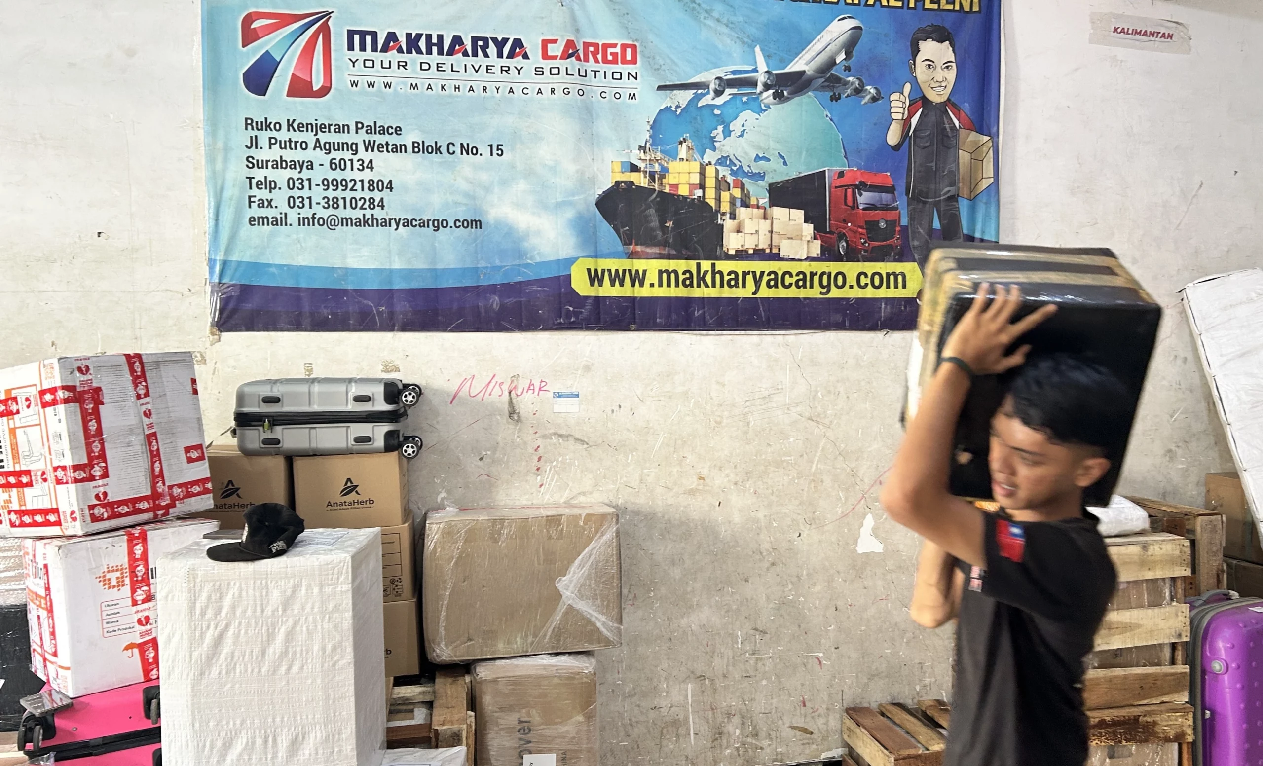 Lacak paket Timika online menggunakan nomor resi pengiriman cargo