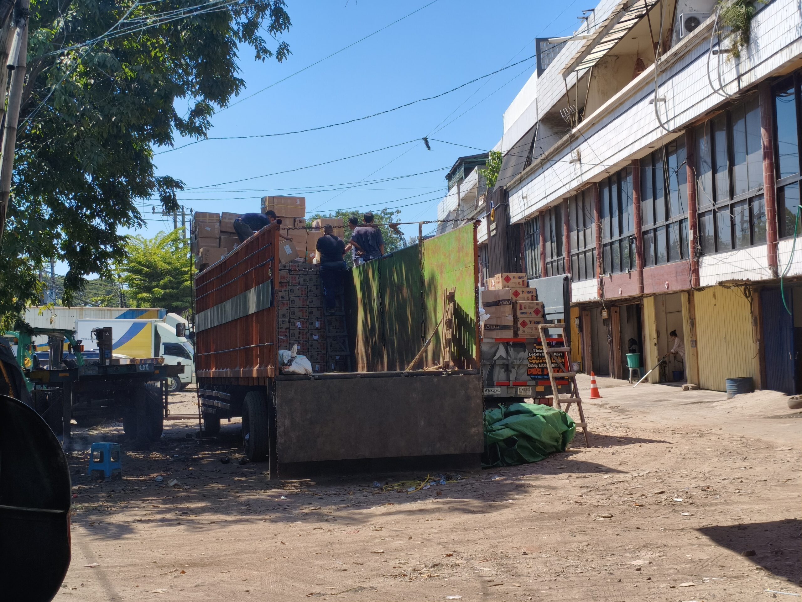 minimal cargo ke ternate