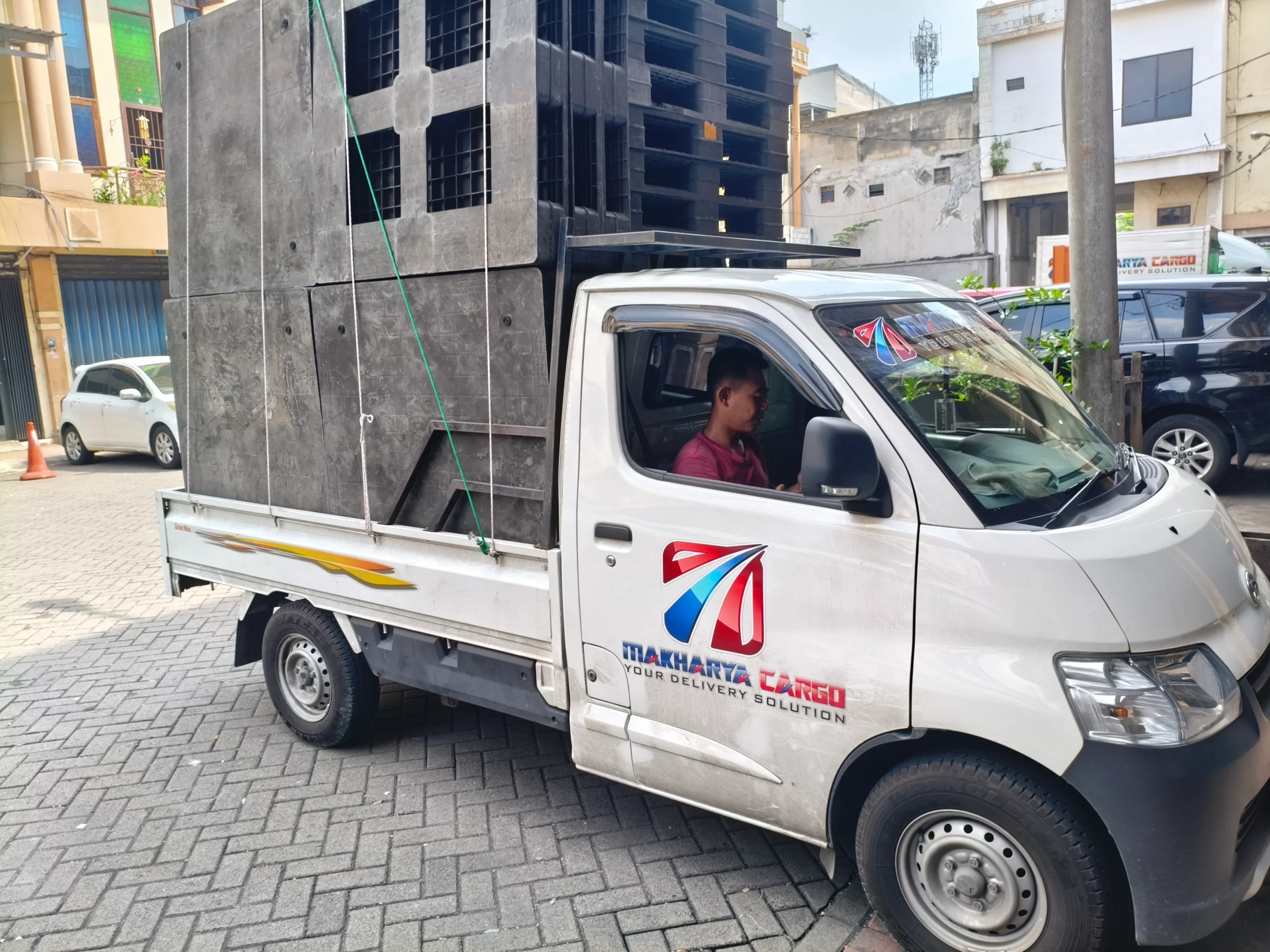 Perhitungan ongkir cargo Surabaya Papua berdasarkan volume barang