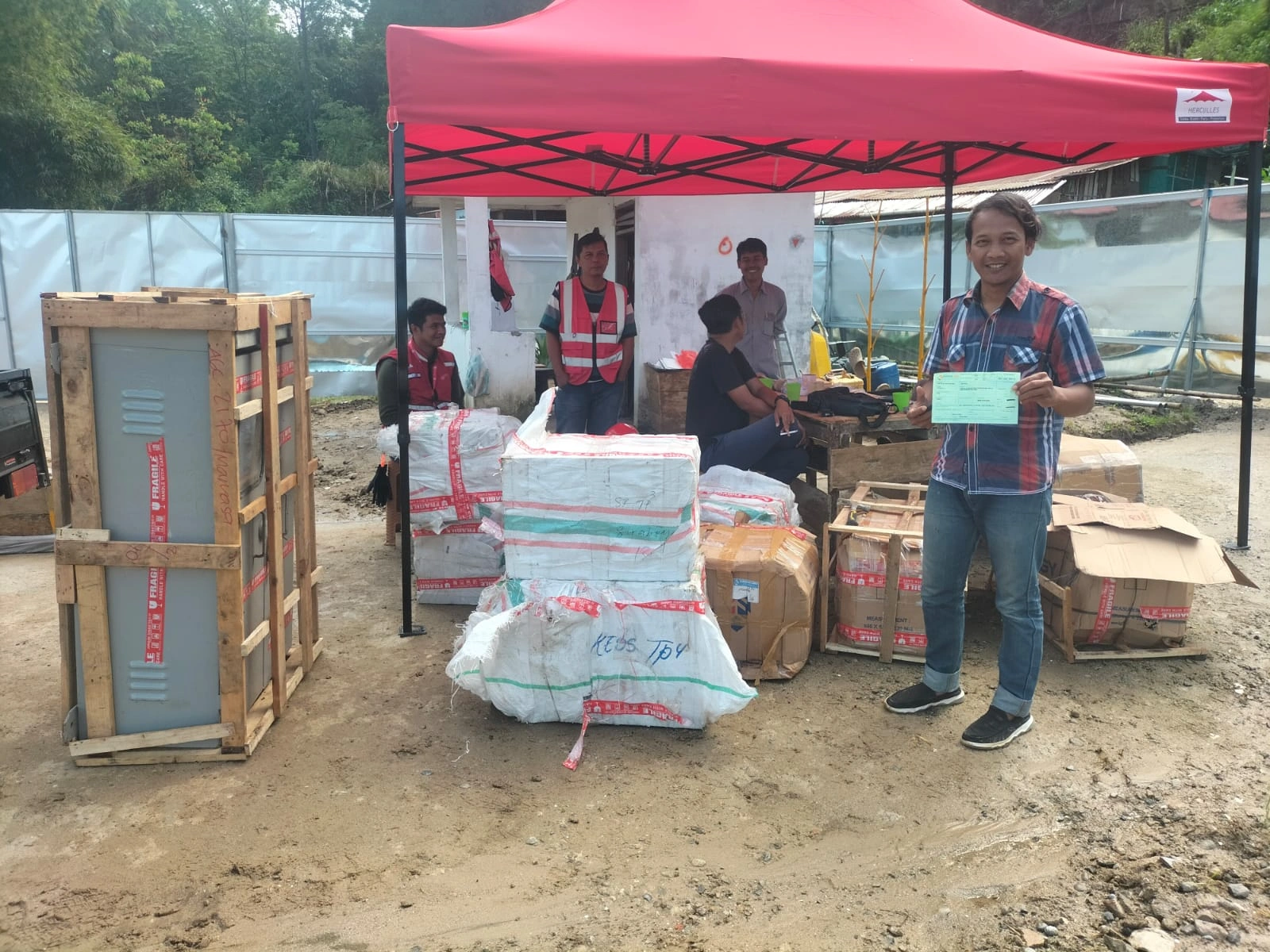 Perhitungan ongkir ekspedisi Surabaya Jayapura untuk barang volume besar
