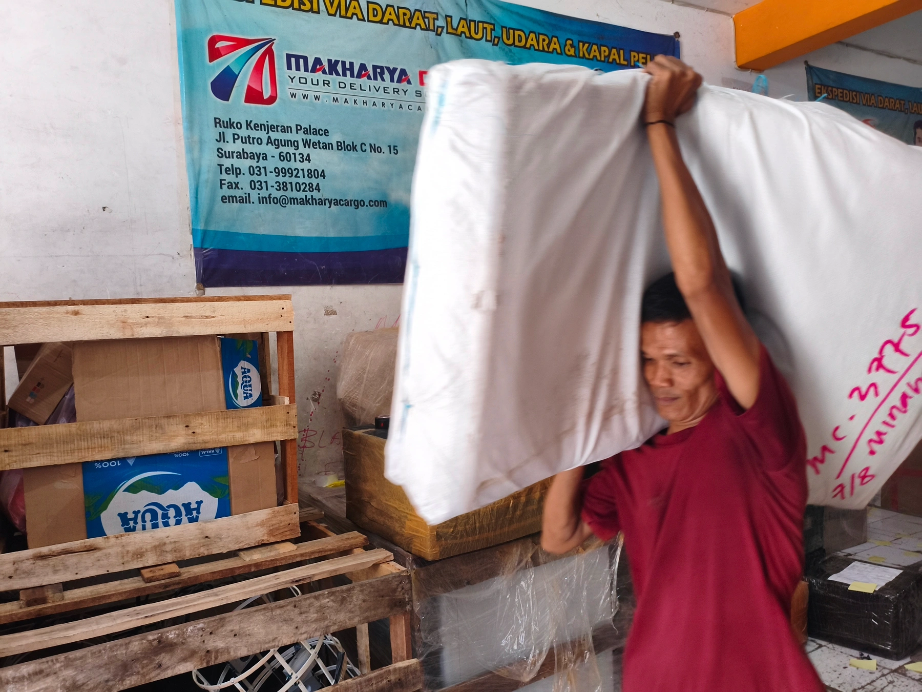 pengiriman kendaraan via kapal dengan sistem container dan kapal roro