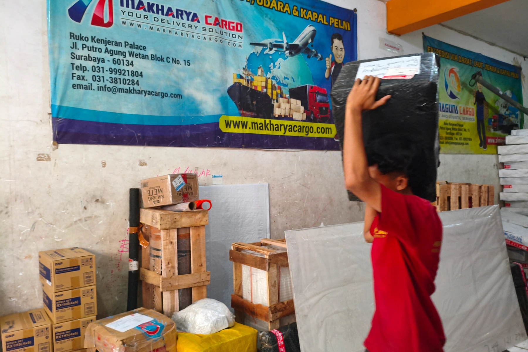 Pengiriman rutin cargo menuju Sorong untuk distribusi bisnis