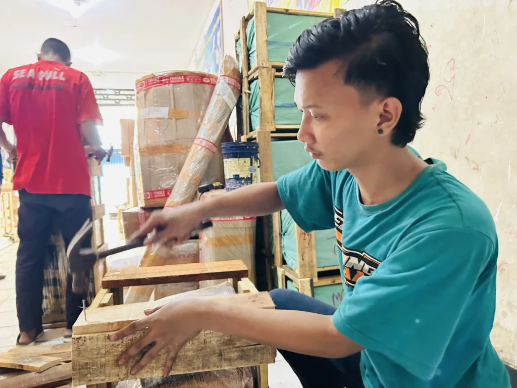 perbedaan kapal roro dan cargo ke ambon 