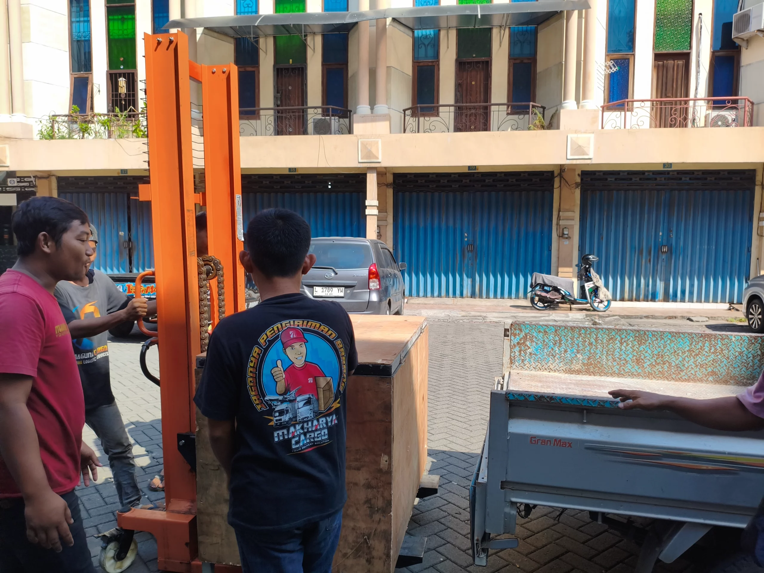 tarif cargo laut untuk pengiriman barang ke Jayapura dan Papua