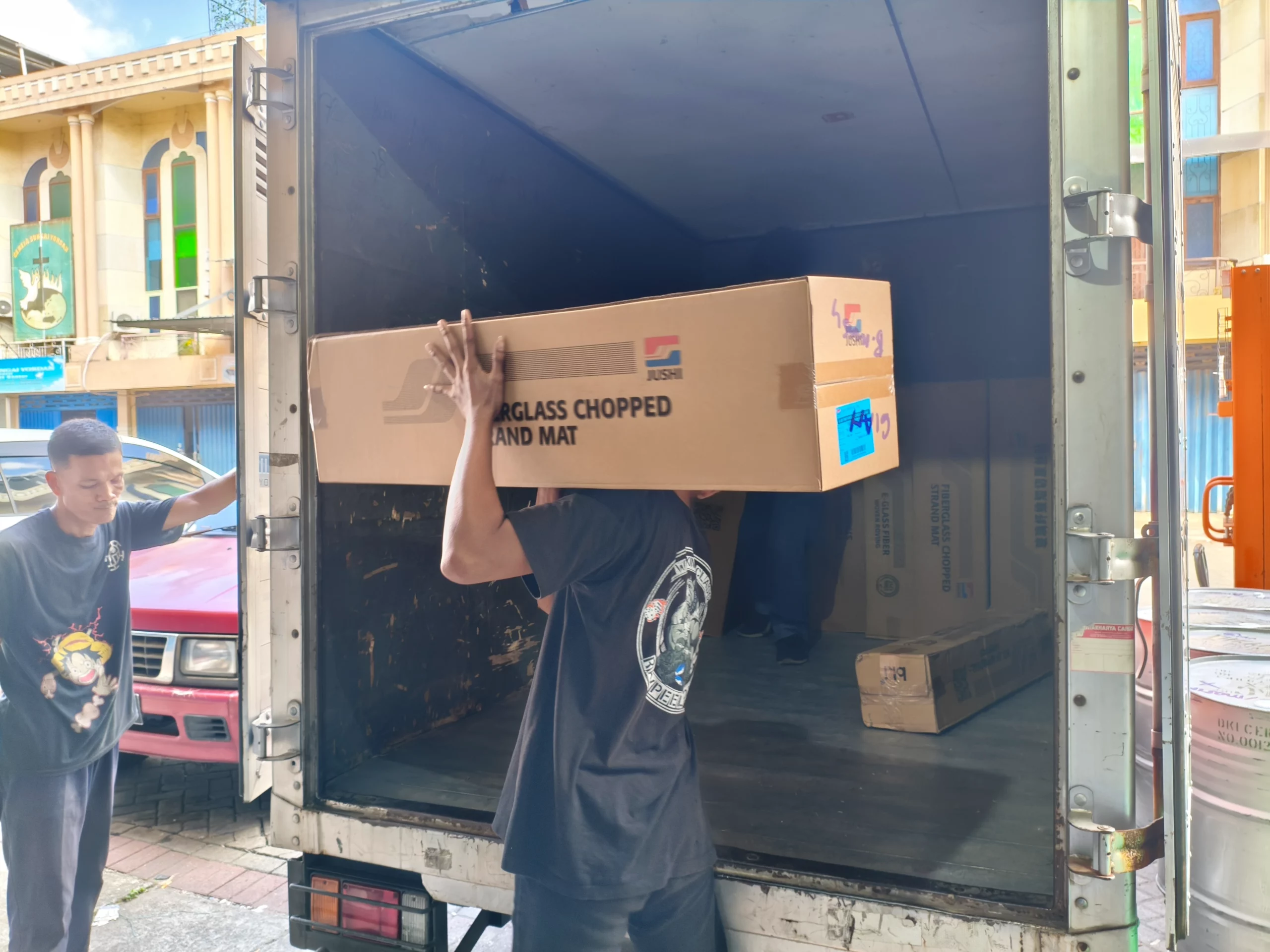 jasa cargo murah terpercaya, aman, amanah 