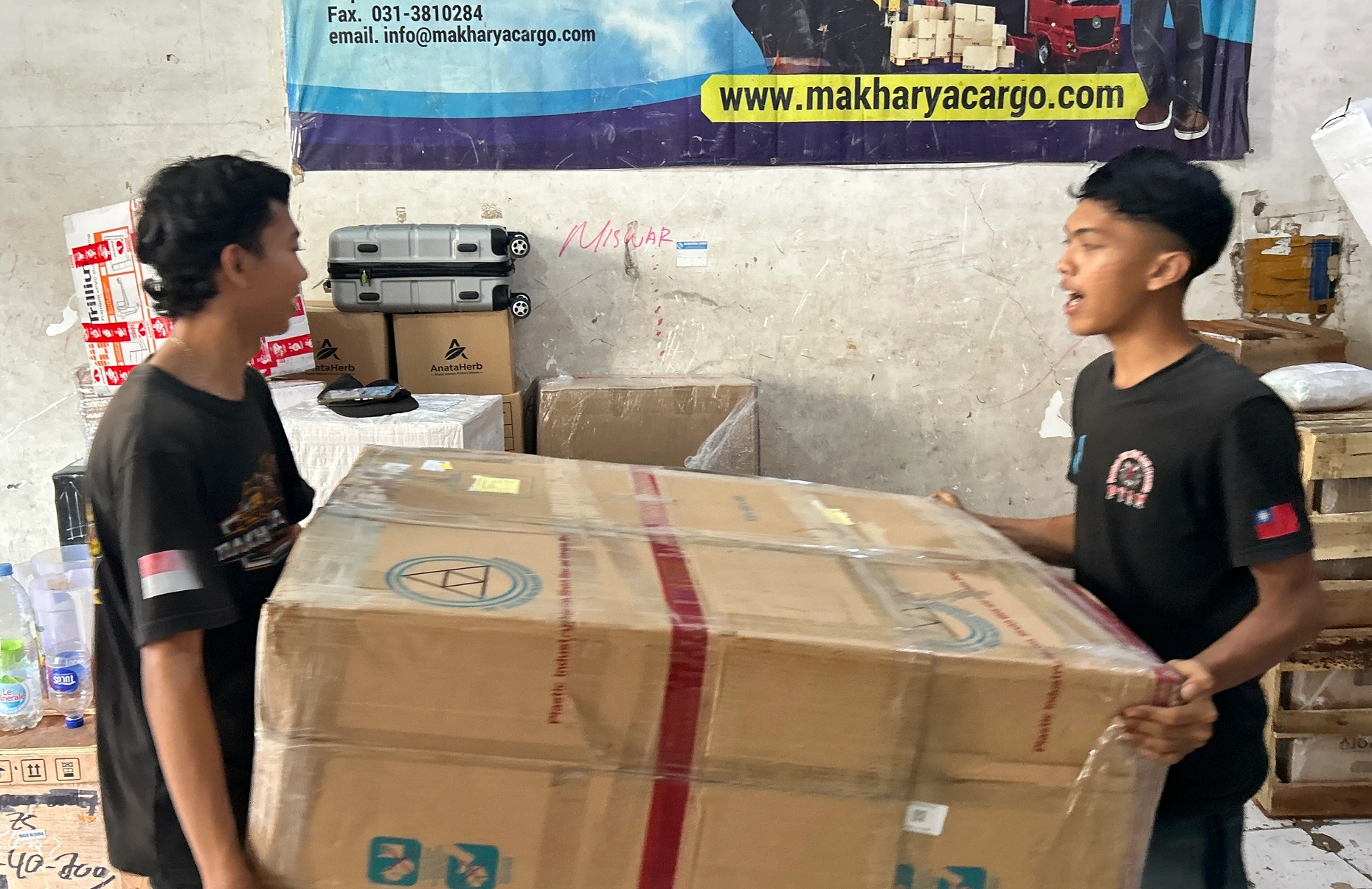 Charge minimum Surabaya Bengalon pada proses pengiriman barang antarpulau.
