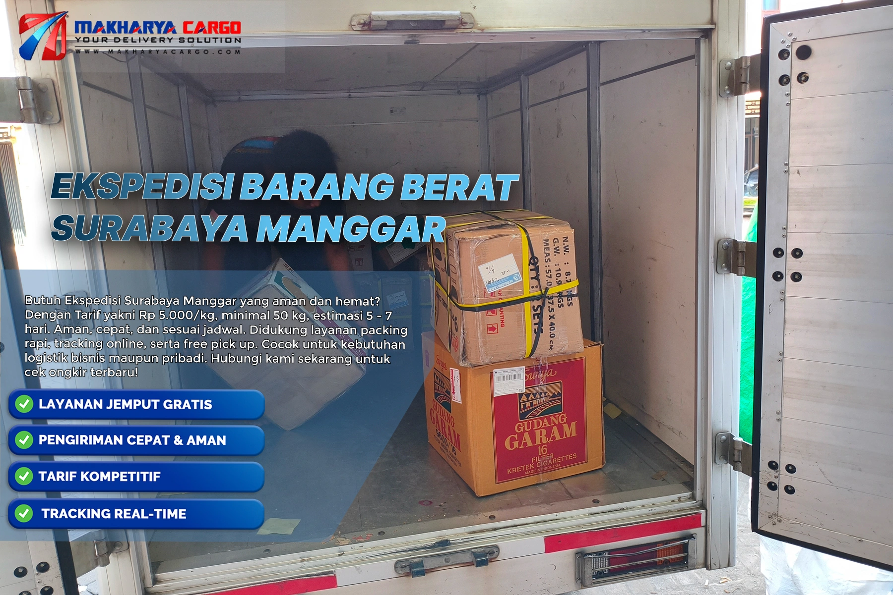 Ekspedisi barang berat Surabaya Manggar menggunakan proses loading yang aman di area gudang sebelum pengiriman