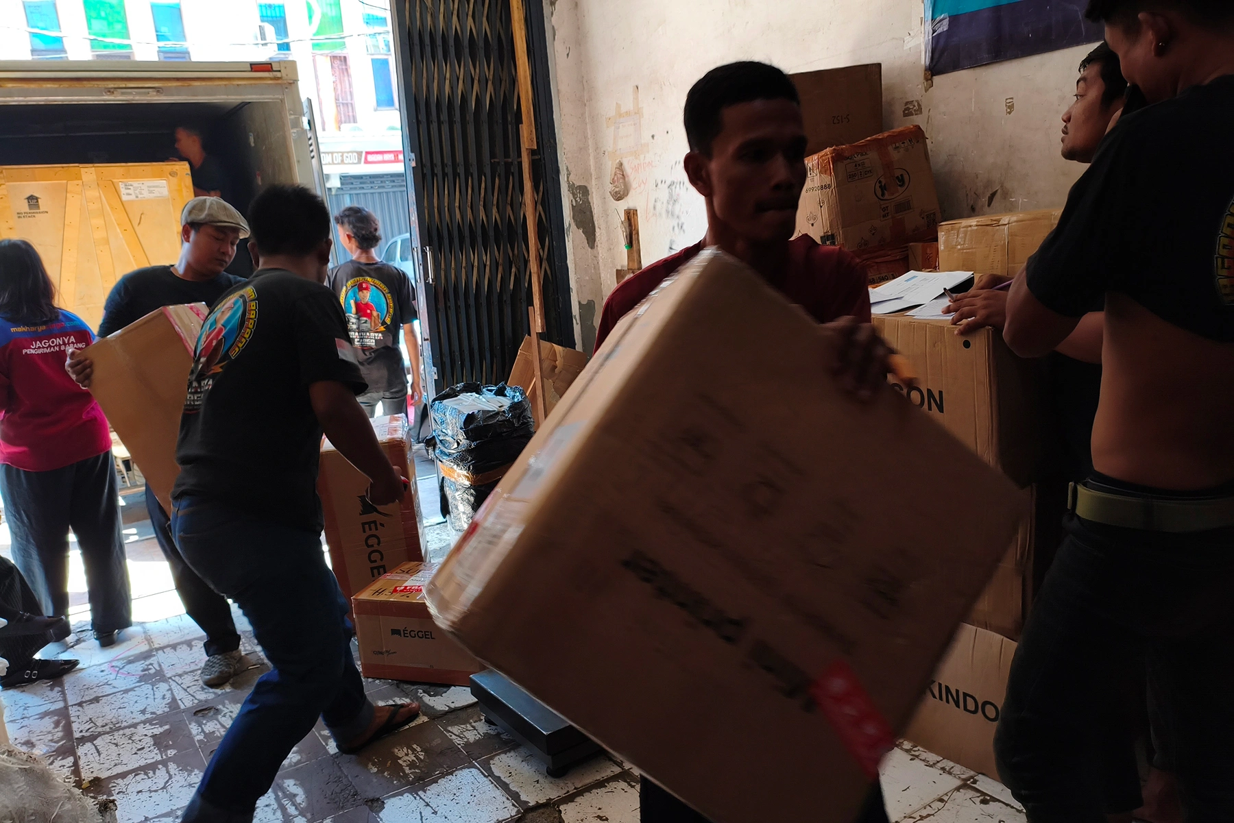 Jasa cargo Surabaya Manggar untuk pengiriman barang partai dan berbagai kebutuhan usaha.